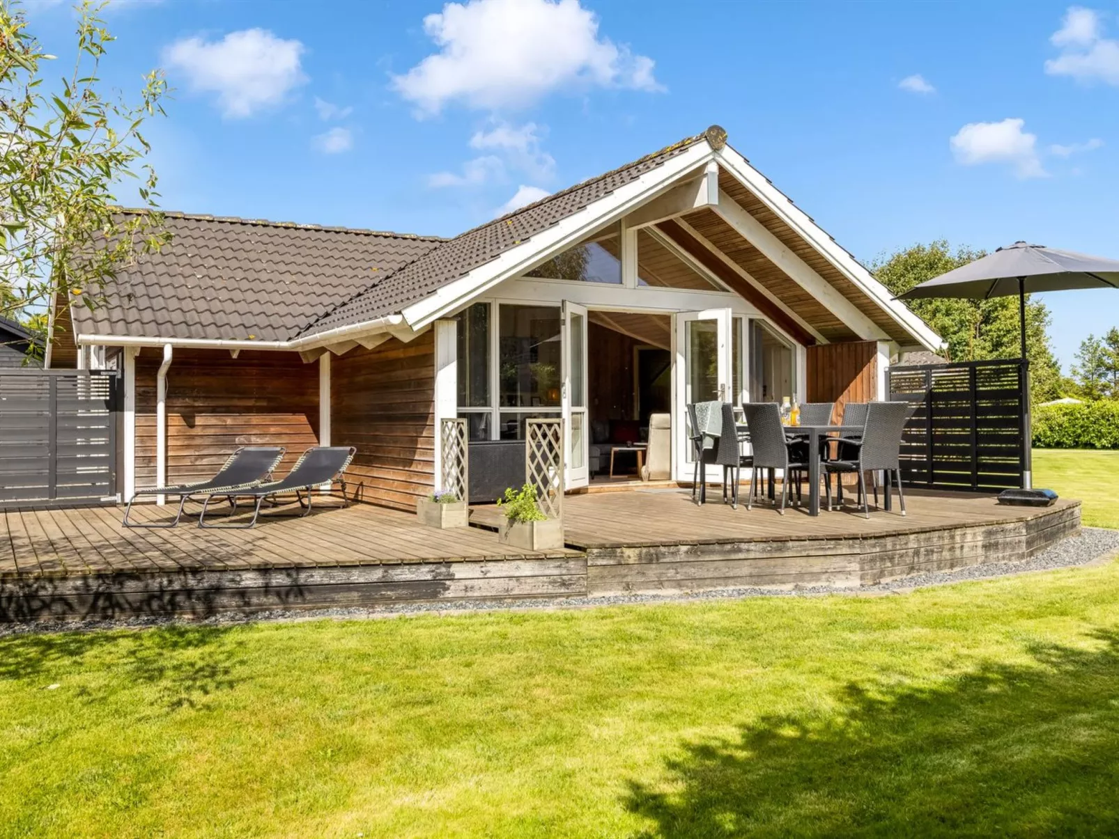 "Sylwia" - 250m to the fjord-Buiten