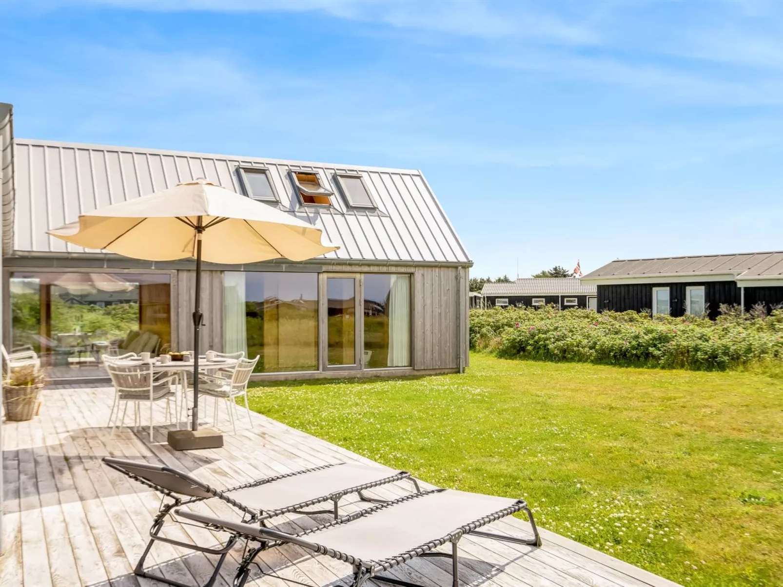 "Onni" - 250m from the sea-Buiten