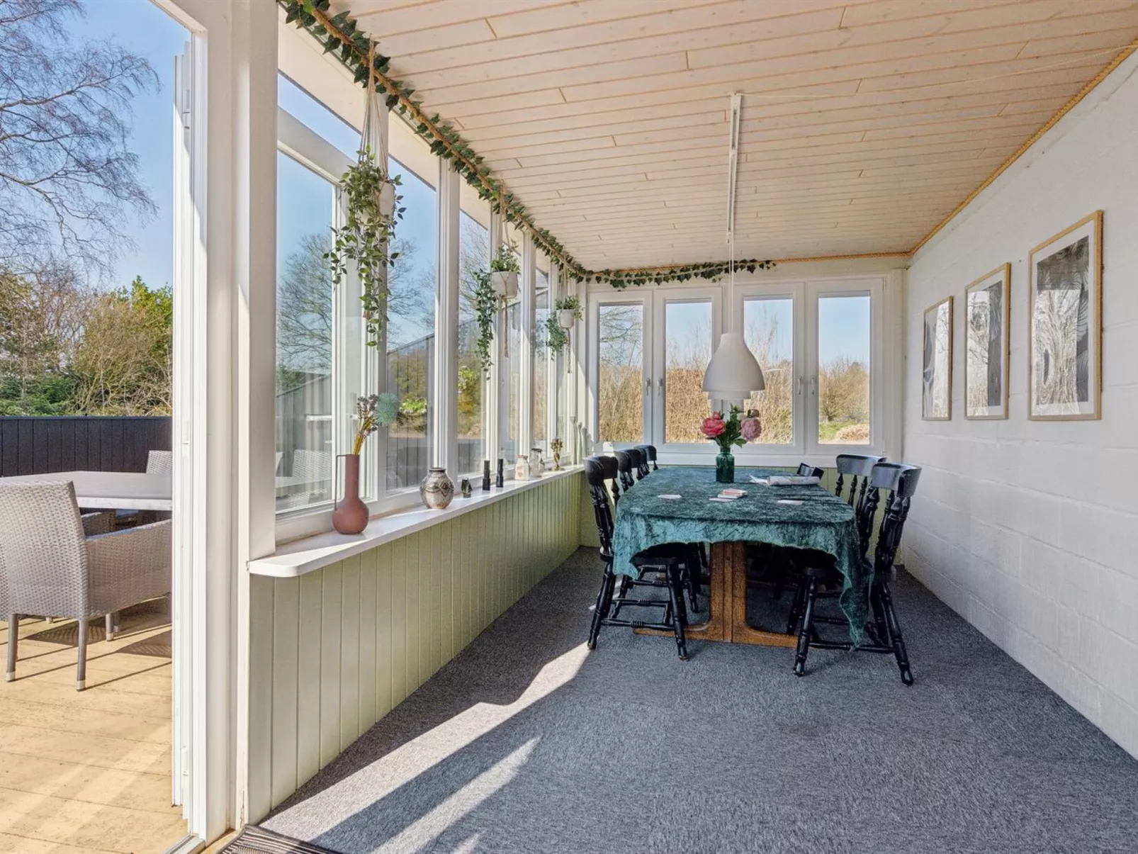 "Vemund" - 500m from the sea-Binnen