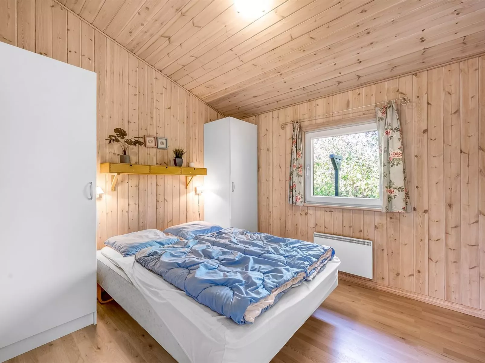 "Efka" - 600m to the fjord-Binnen