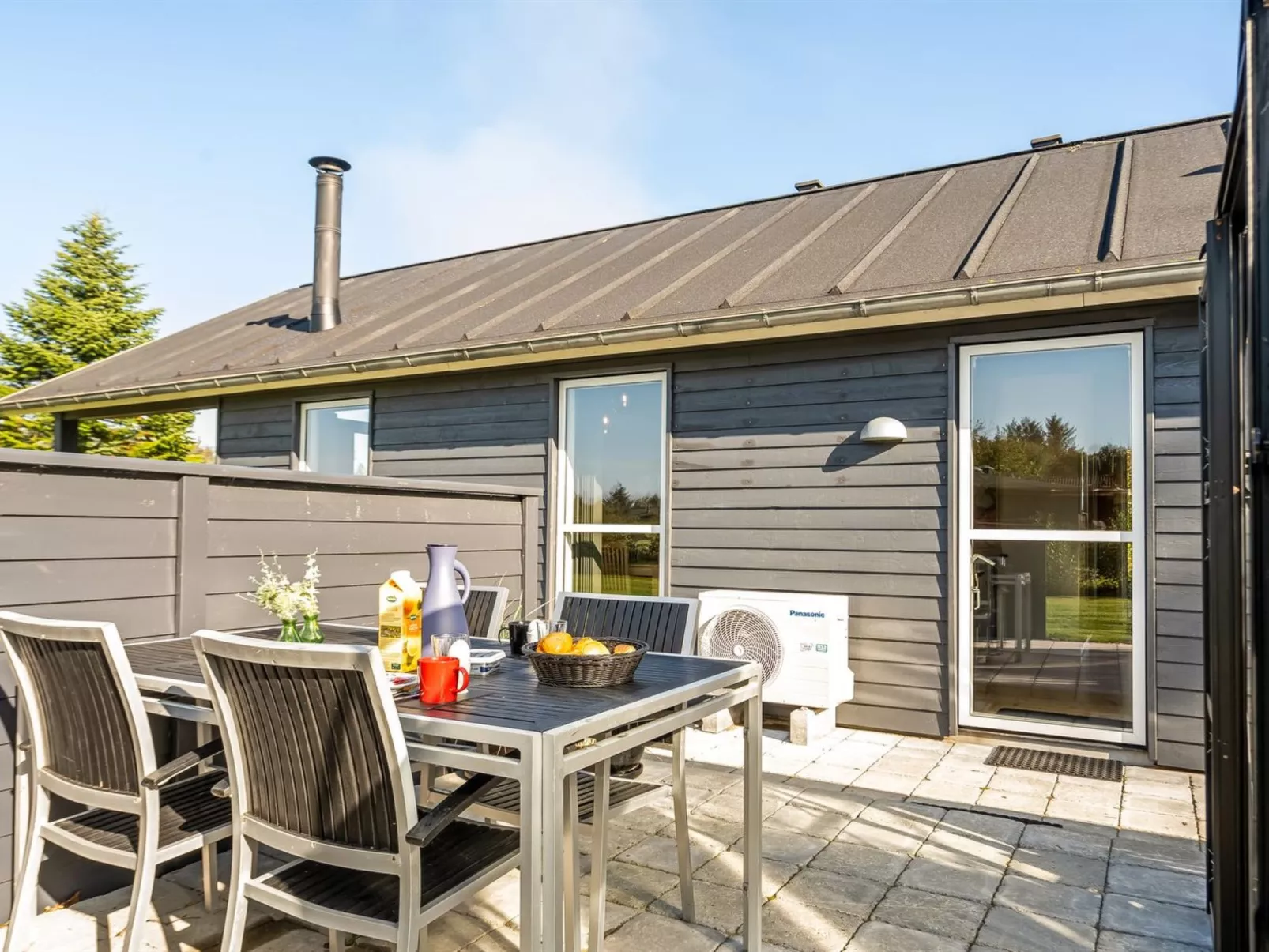 "Carlina" - 700m to the fjord-Buiten