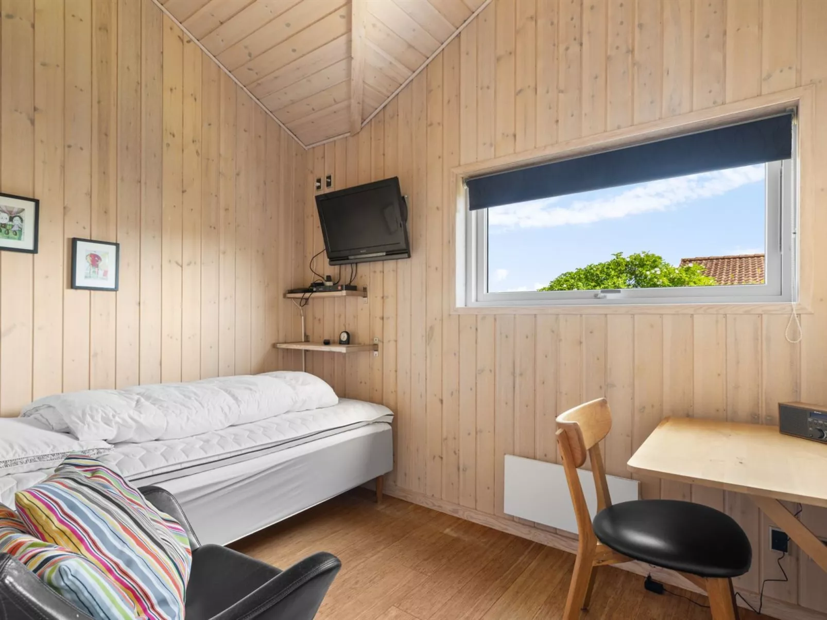 "Drusilla" - 140m from the sea-Binnen