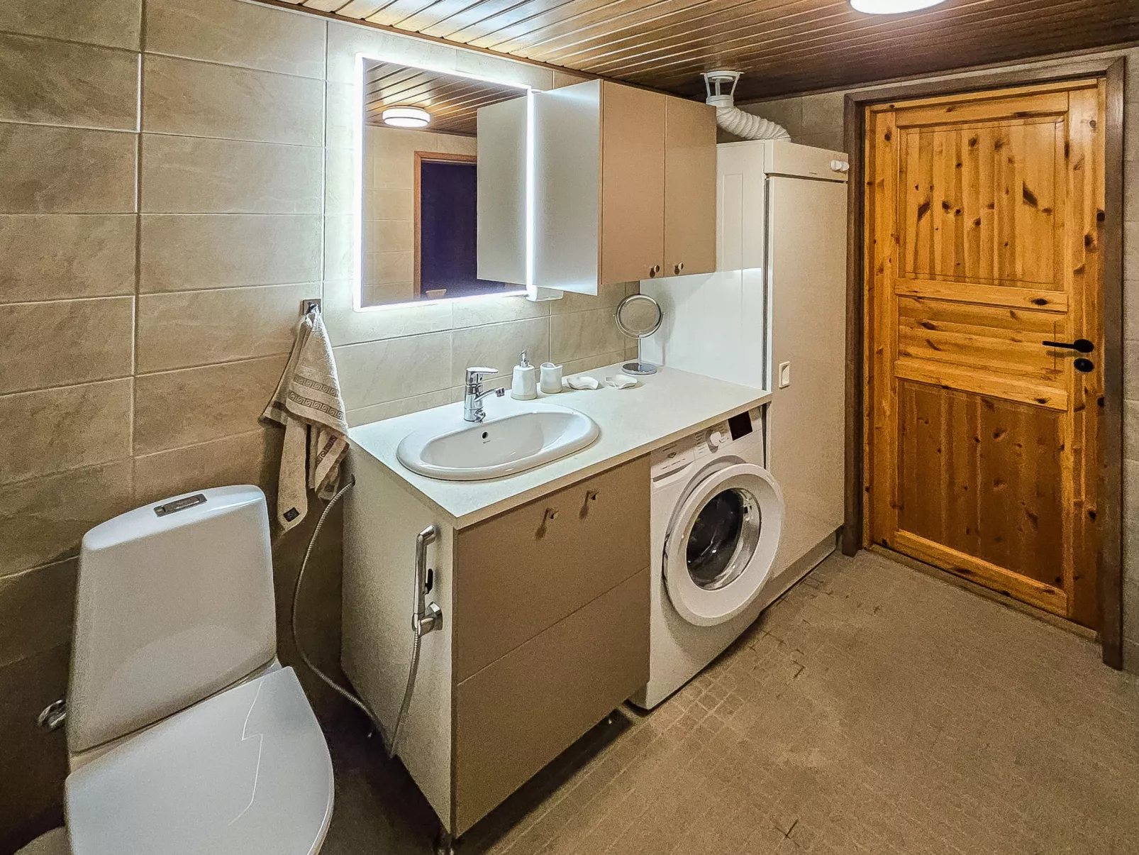 Rovarakka 1 b-Binnen