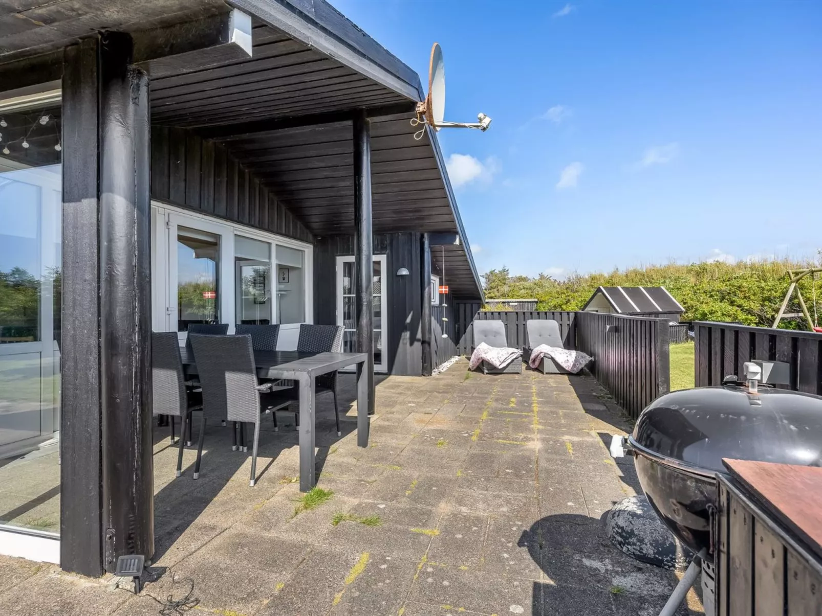 "Erblin" - 400m from the sea-Buiten