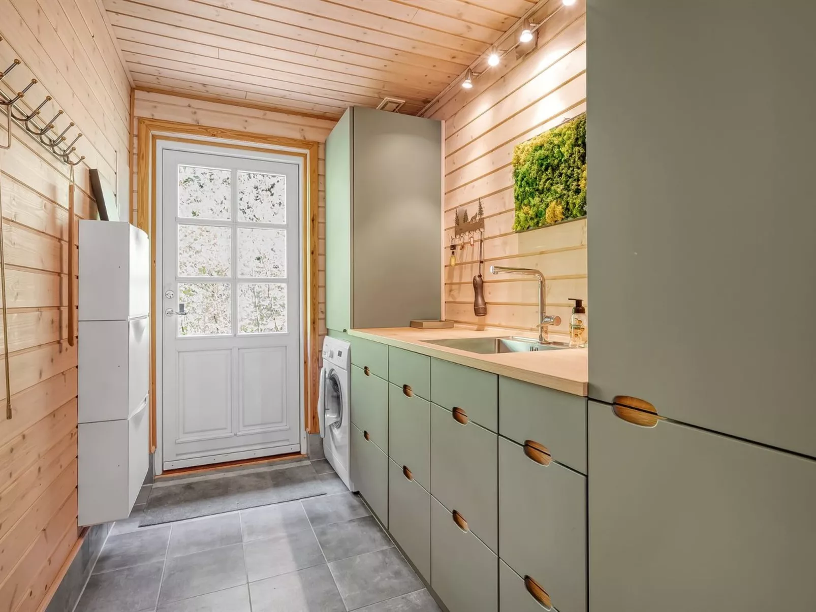 "Iorund" - 9km from the sea-Binnen