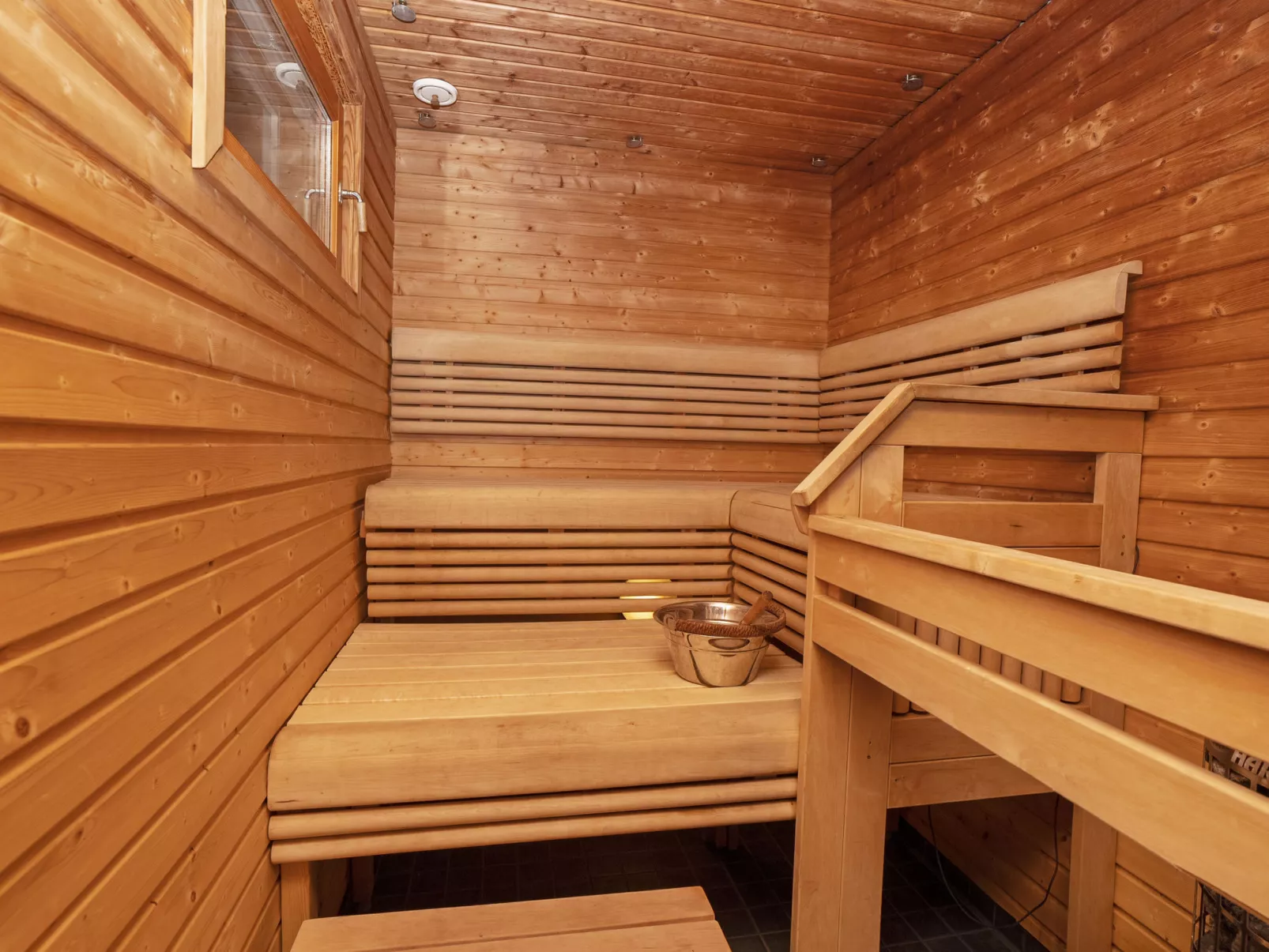 Vuosselin kataja 5-Binnen