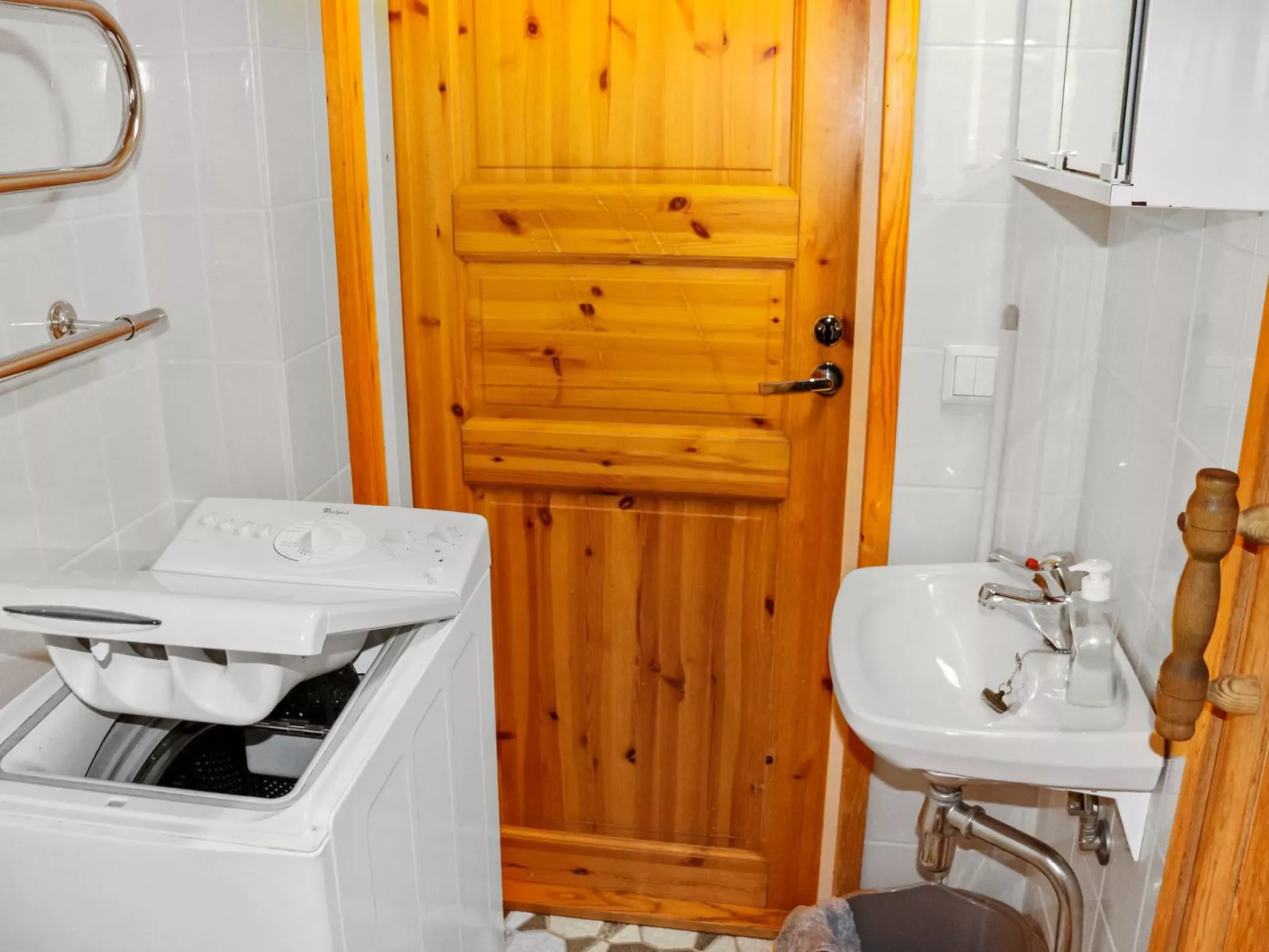 Alppikylä 8b paritalo-Binnen