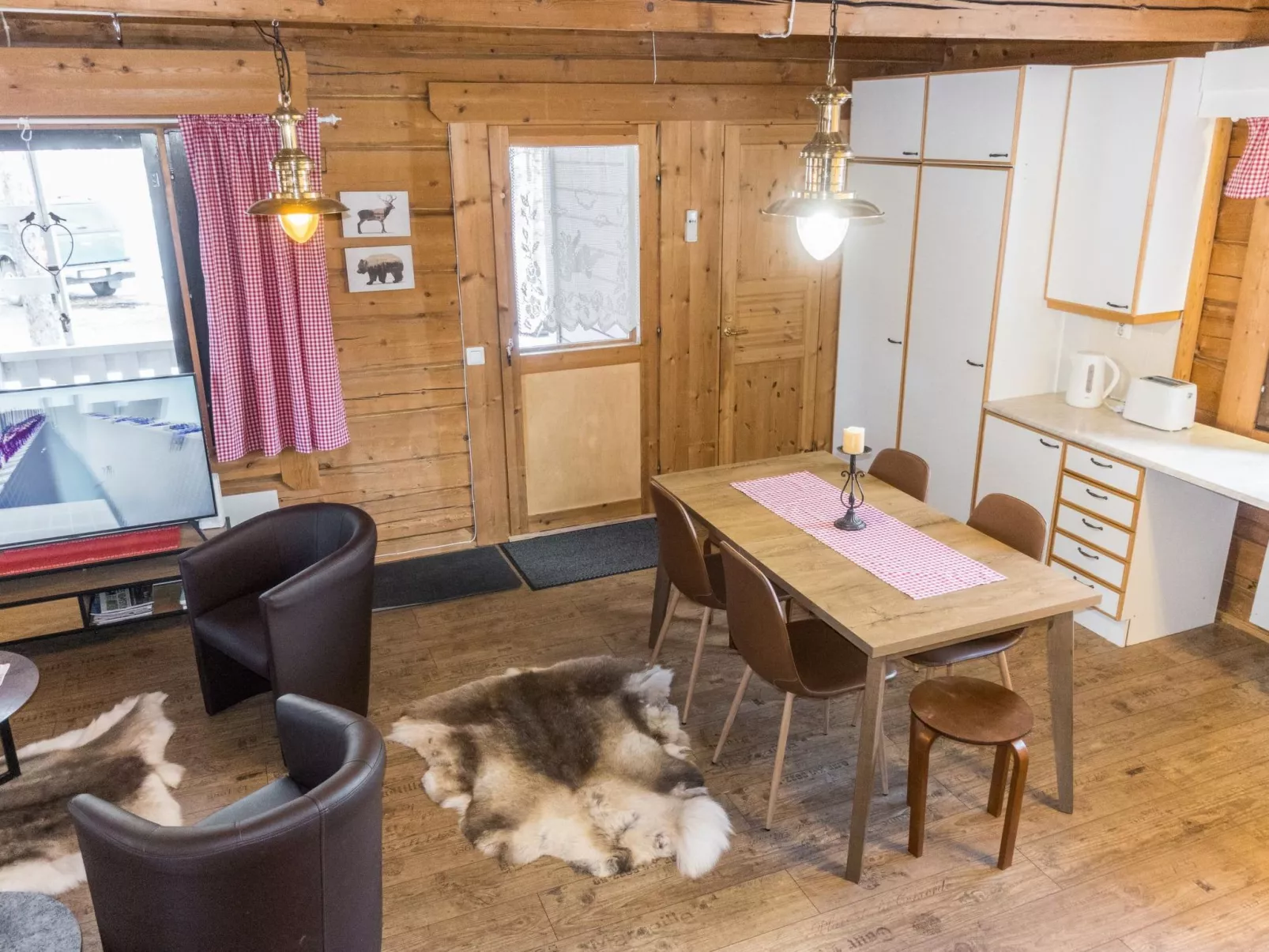 Old logger´s house-Binnen