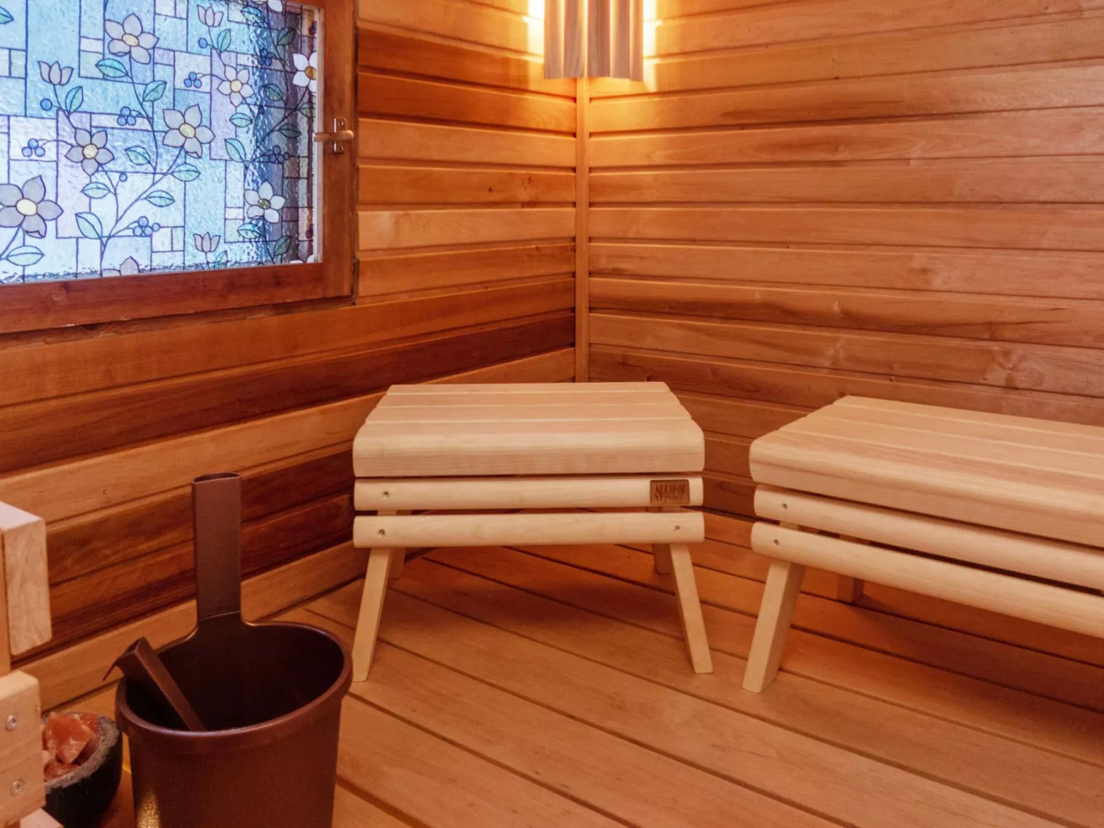 Mustalampi 3 lintukoto-Binnen