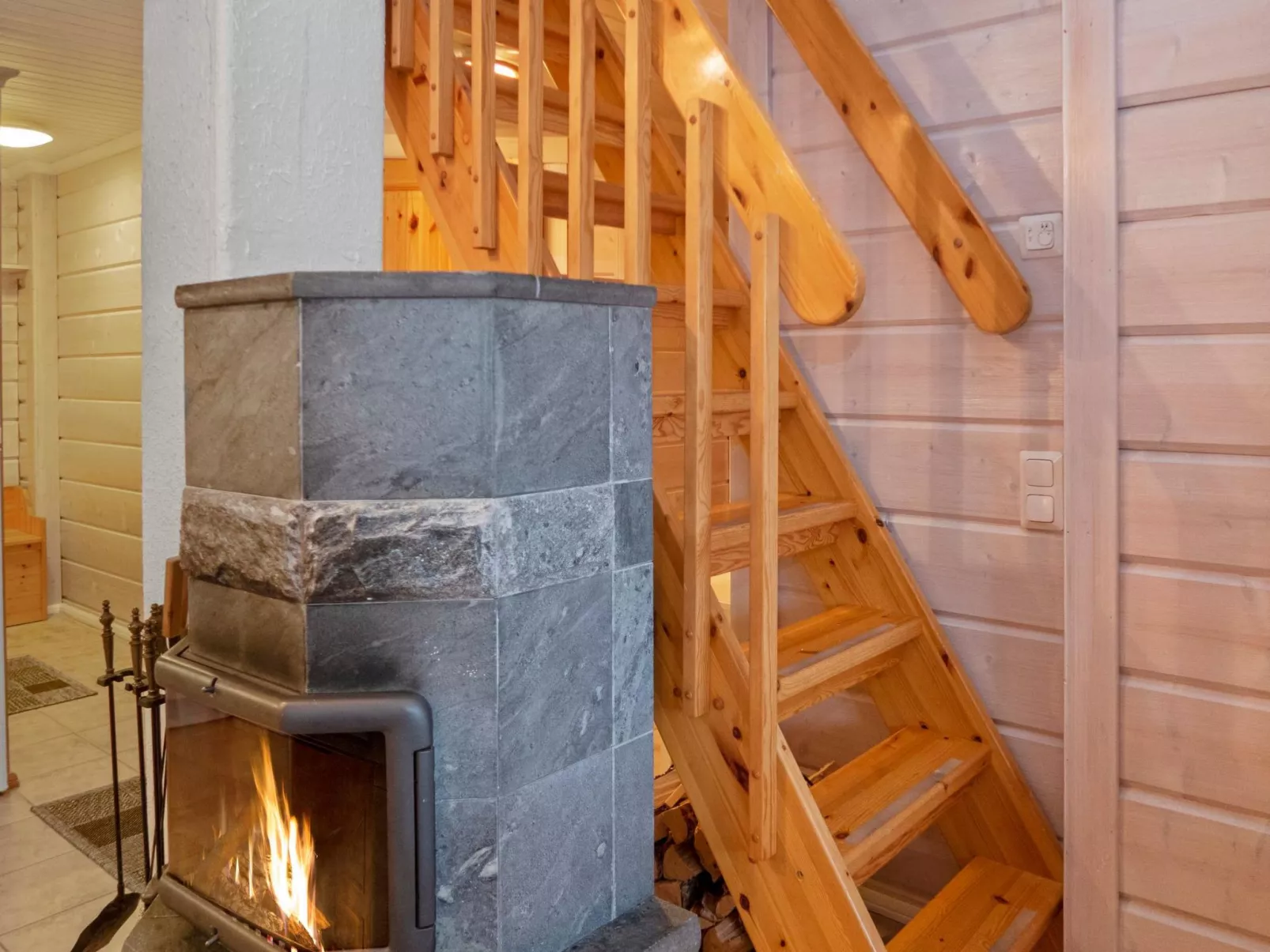 Jäkälärinne 2b (24)-Binnen