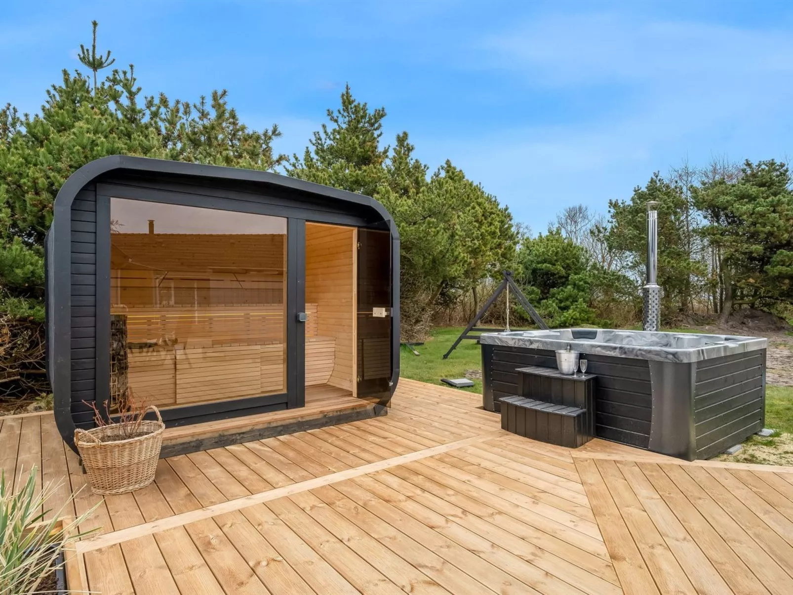 "Heike" - 700m to the fjord-Binnen