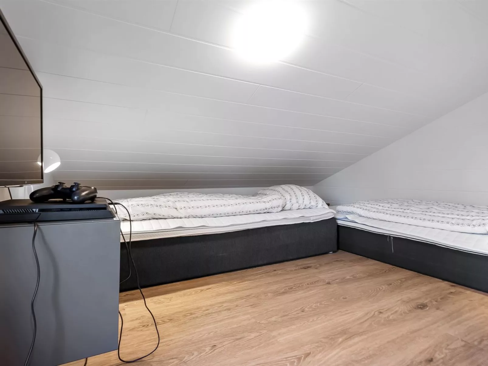 "Finulf" - 300m from the sea-Binnen