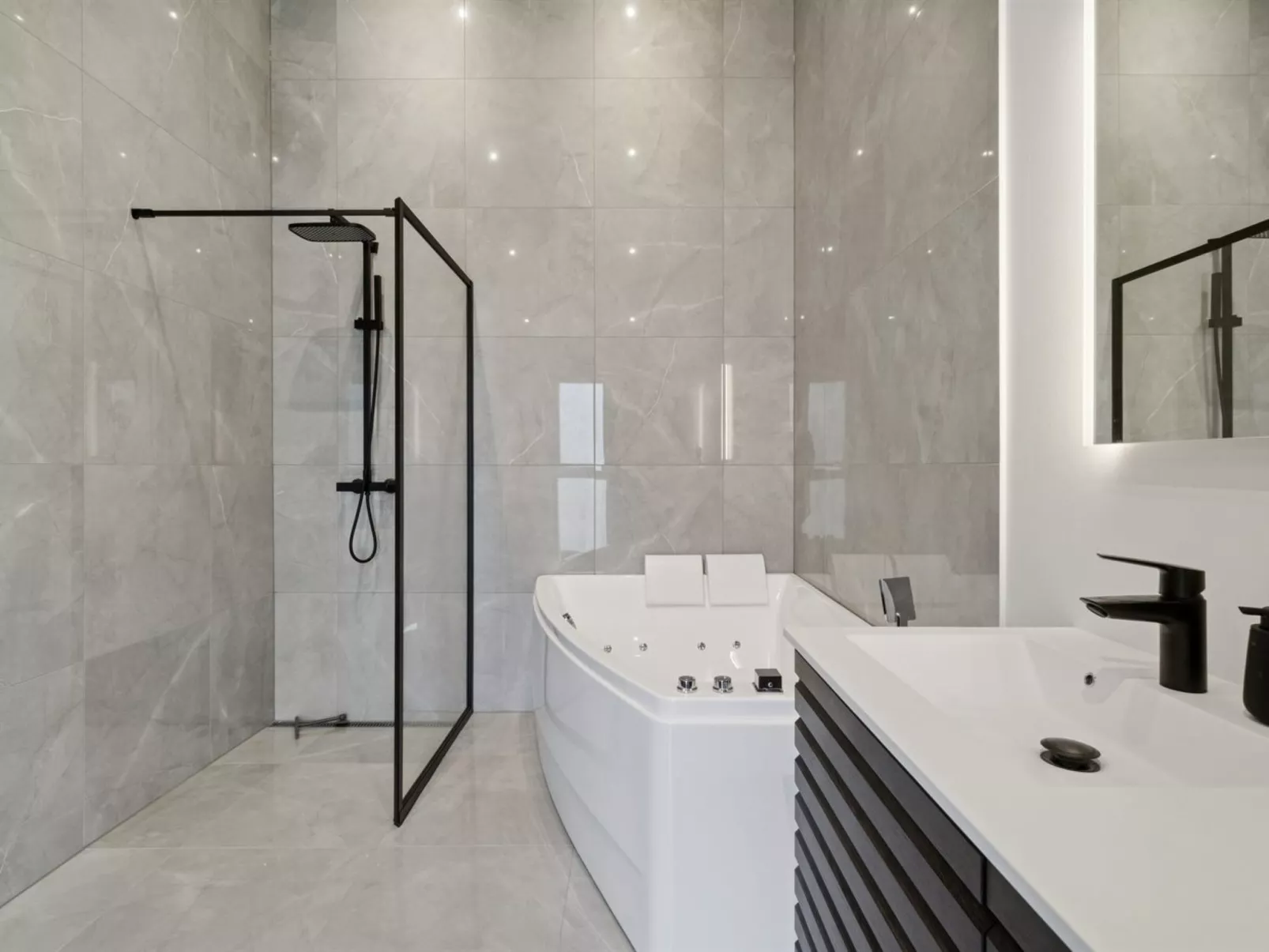 &quot;Tove&quot; - 350m from the sea-Binnen