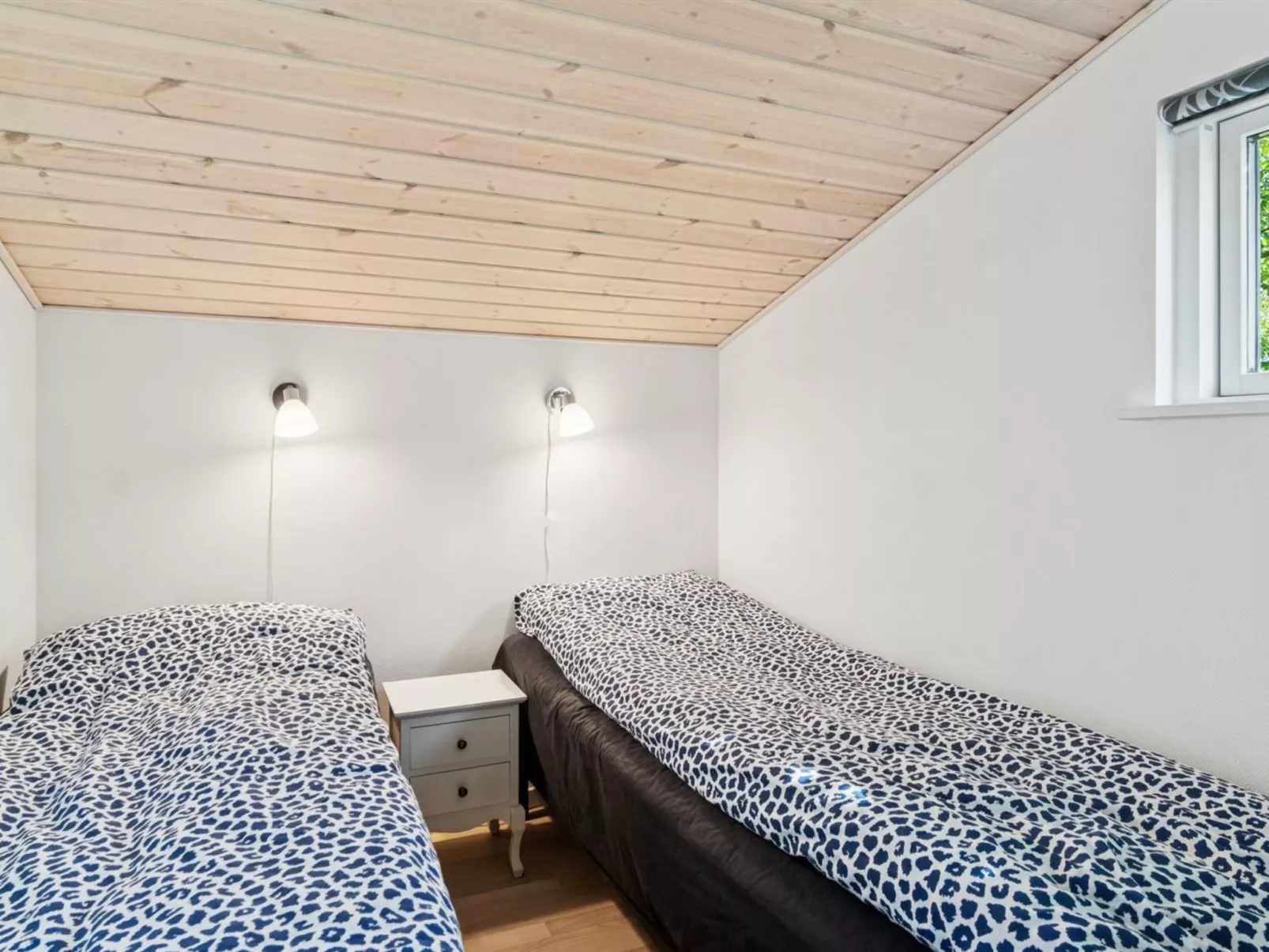 "Alfa" - 350m from the sea-Binnen