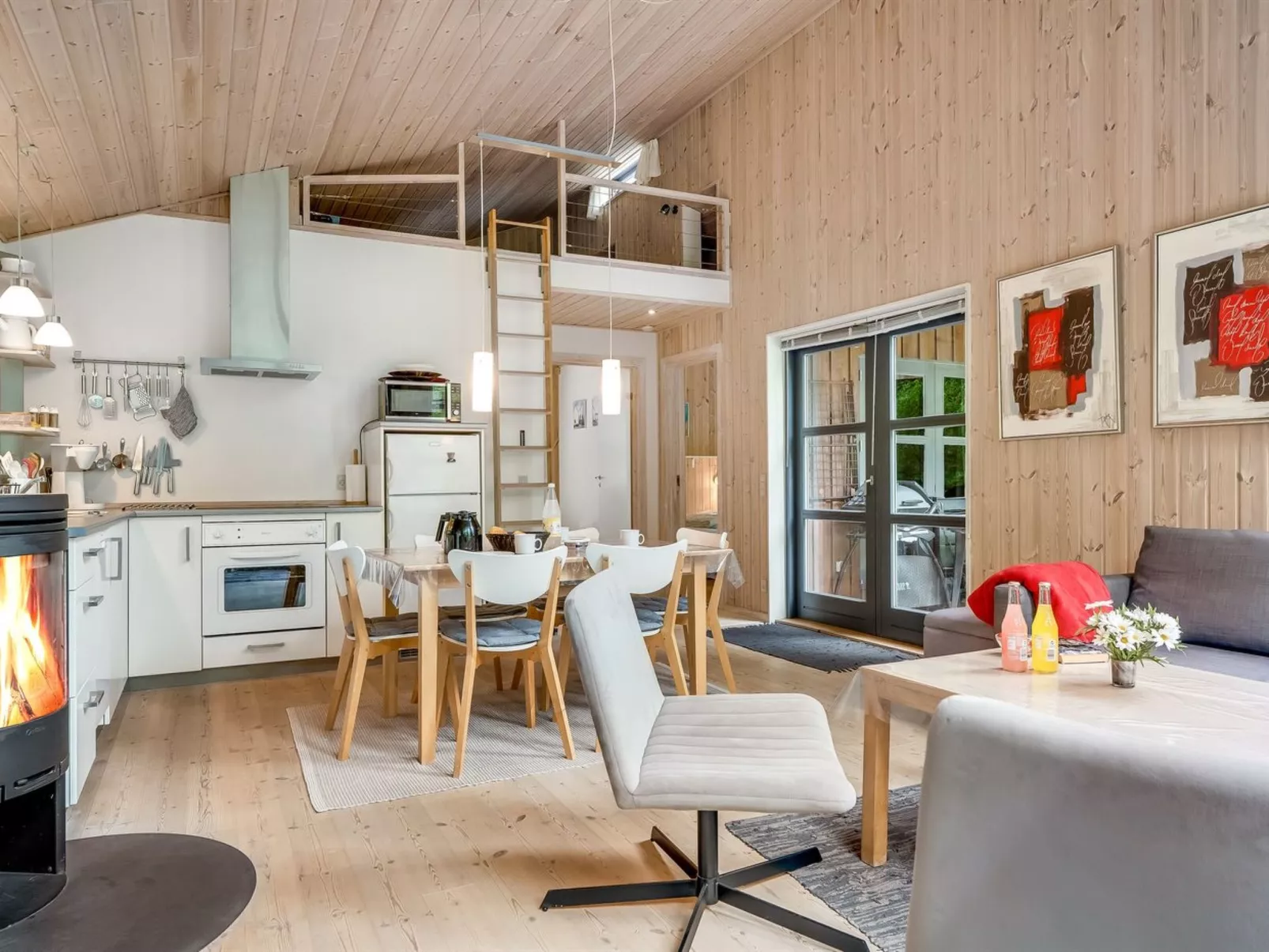 "Suna" -  from the sea-Binnen