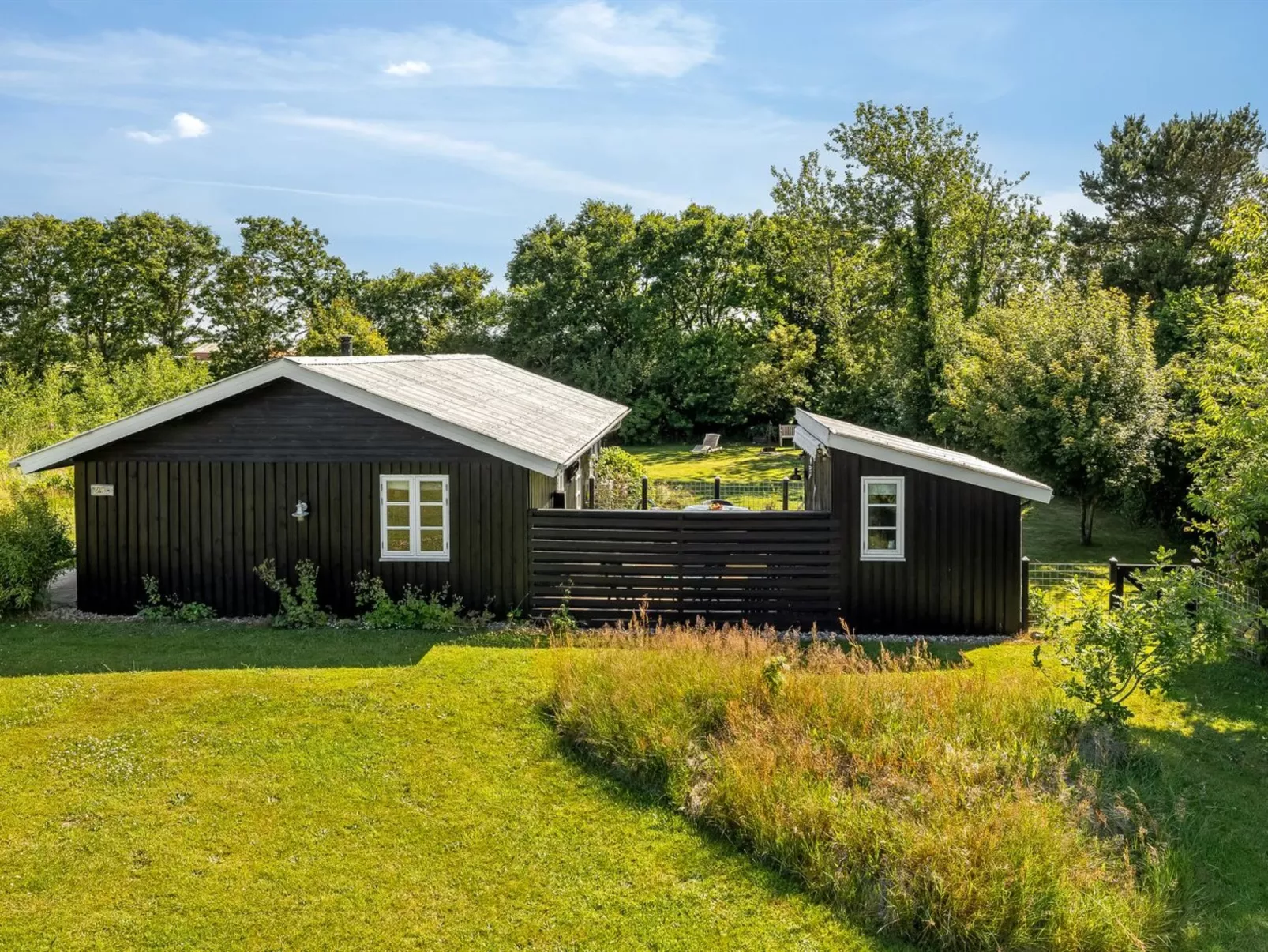 "Voitto" - 1km to the fjord-Buiten