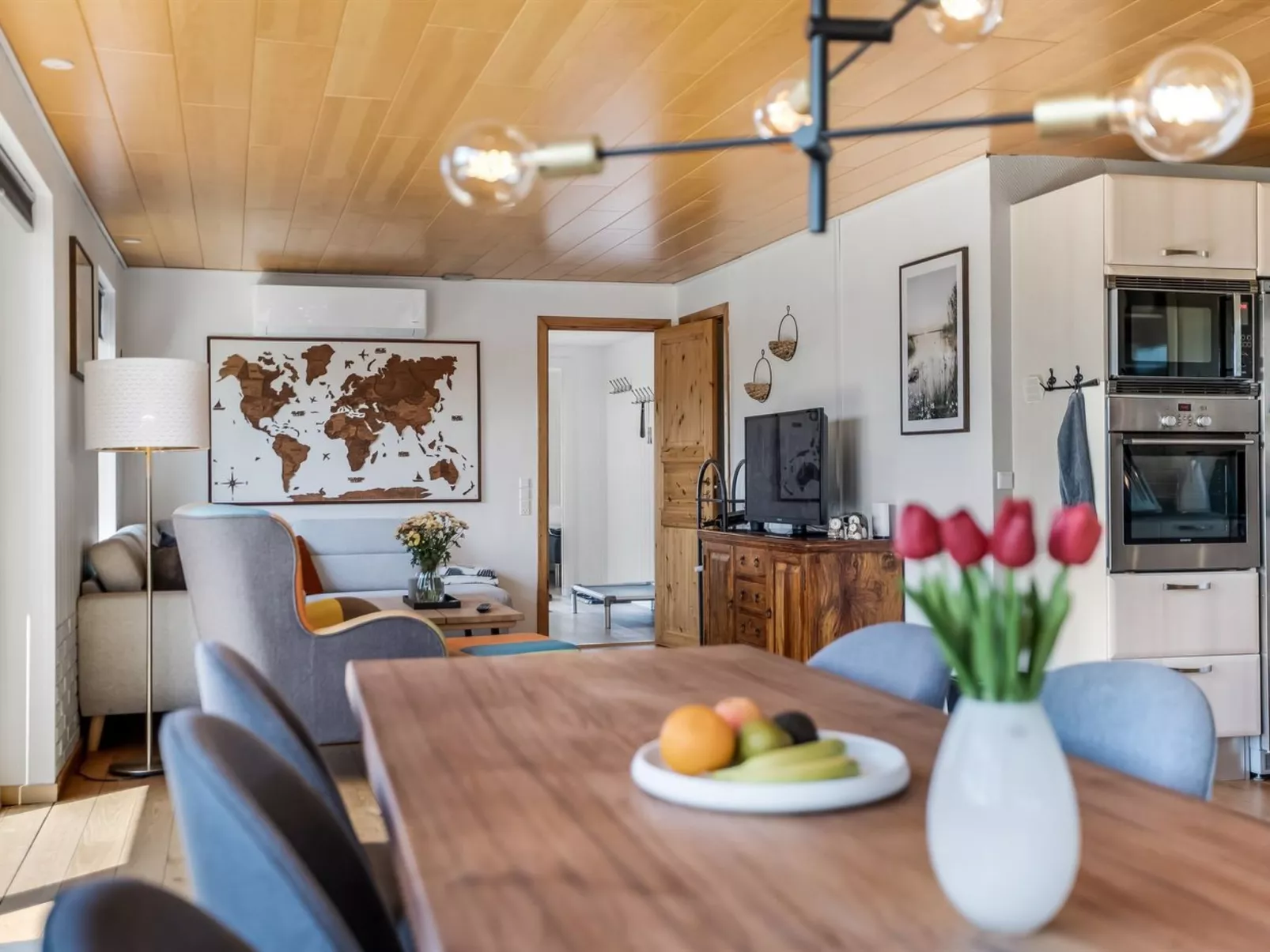 "Tecumseh" - 300m from the sea-Binnen