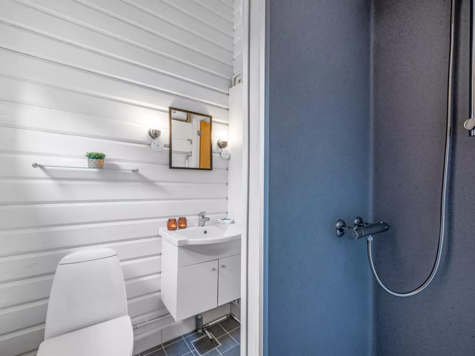 "Blesse" - 500m to the fjord-Binnen