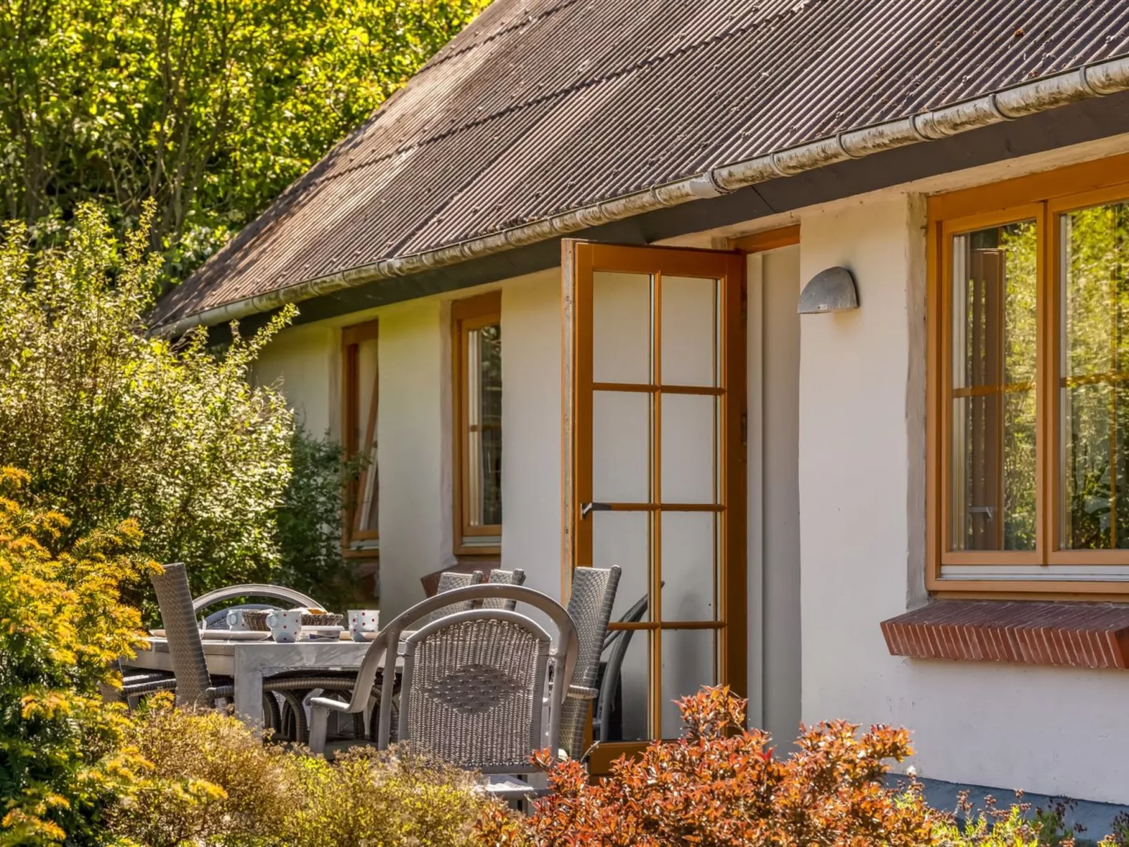 "Elia" - 5km to the fjord-Buiten