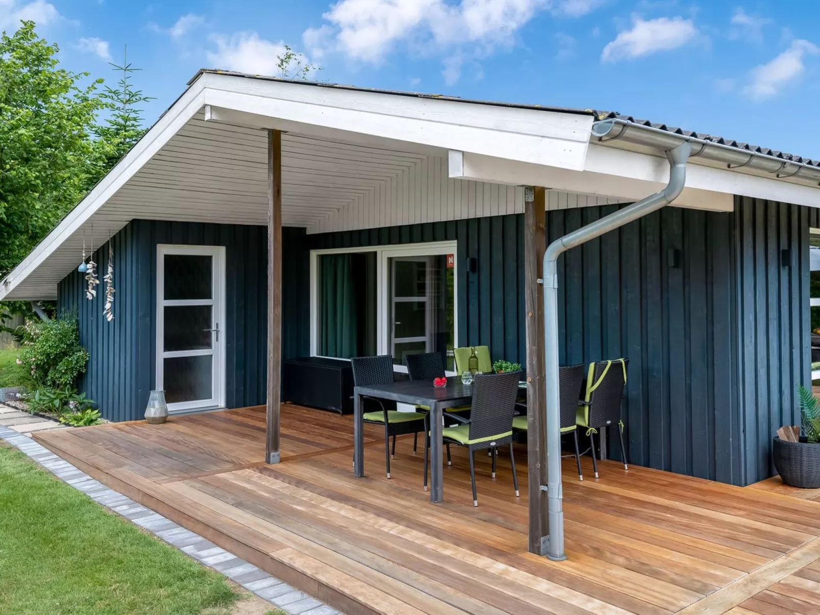 "Ellie" - 500m from the sea-Buiten