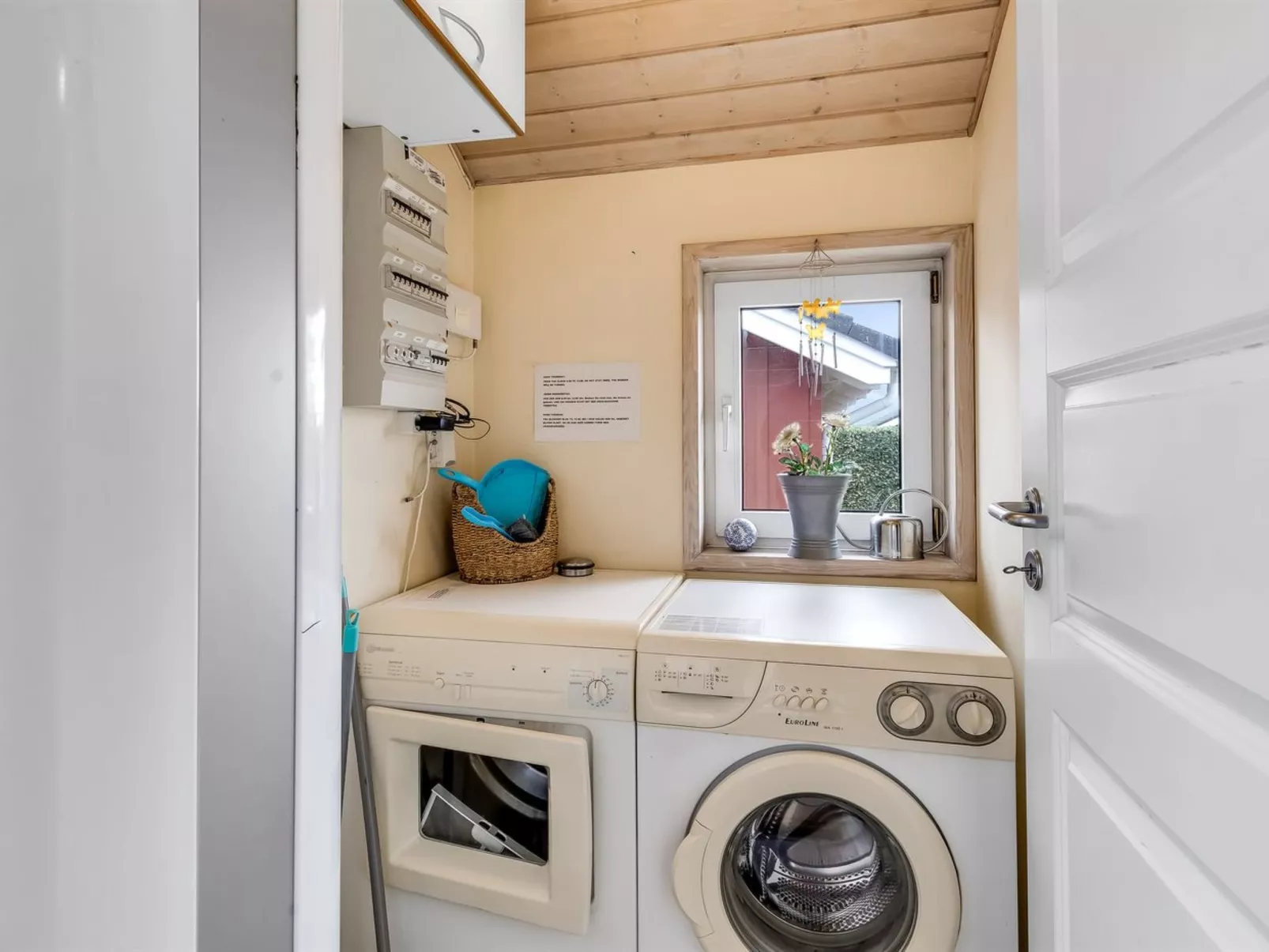 "Trifun" - 300m from the sea-Binnen