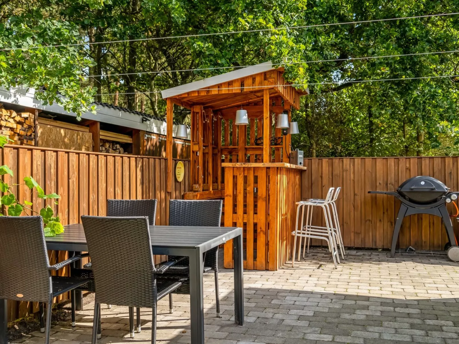 "Swarthofthi" - 340m to the fjord-Buiten