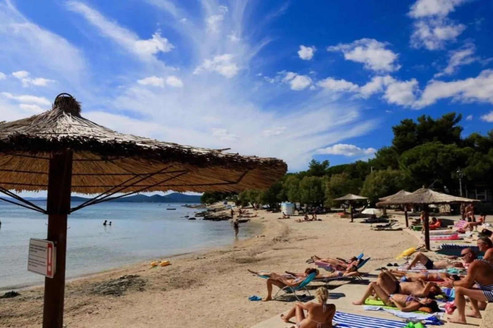 TJ Escape - Mobile Home - Mobile Home With Hot Tub And Terrace-Sfeer