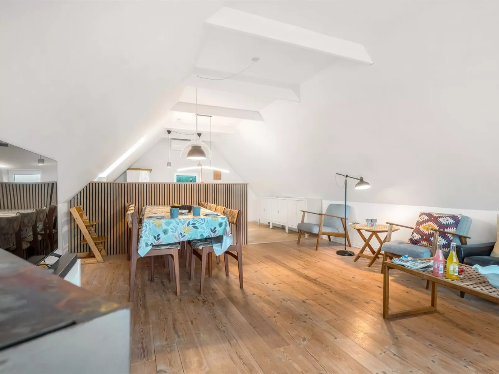 "Raika" - 25m to the fjord-Binnen