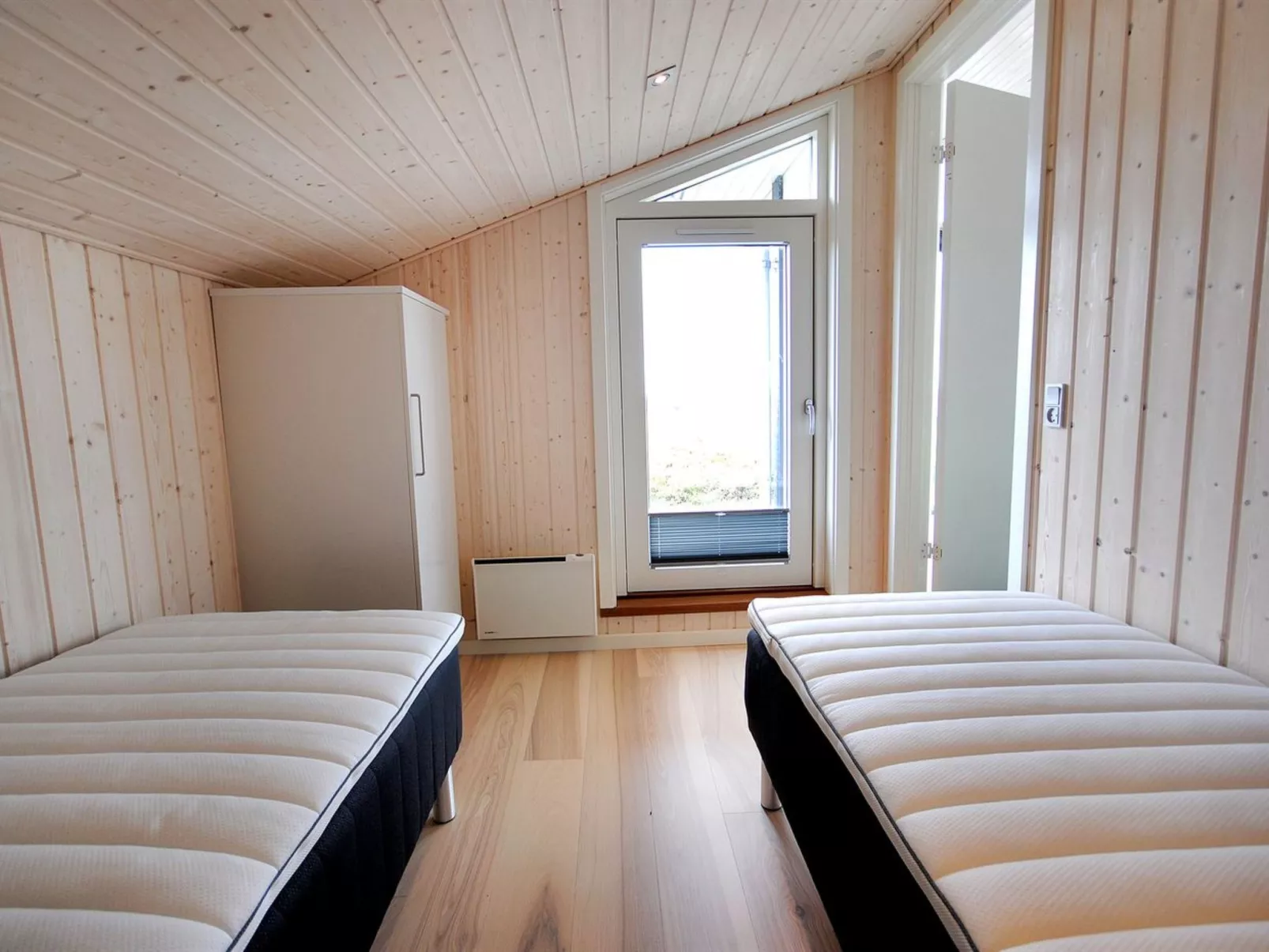 "Arisa" - 100m to the fjord-Binnen