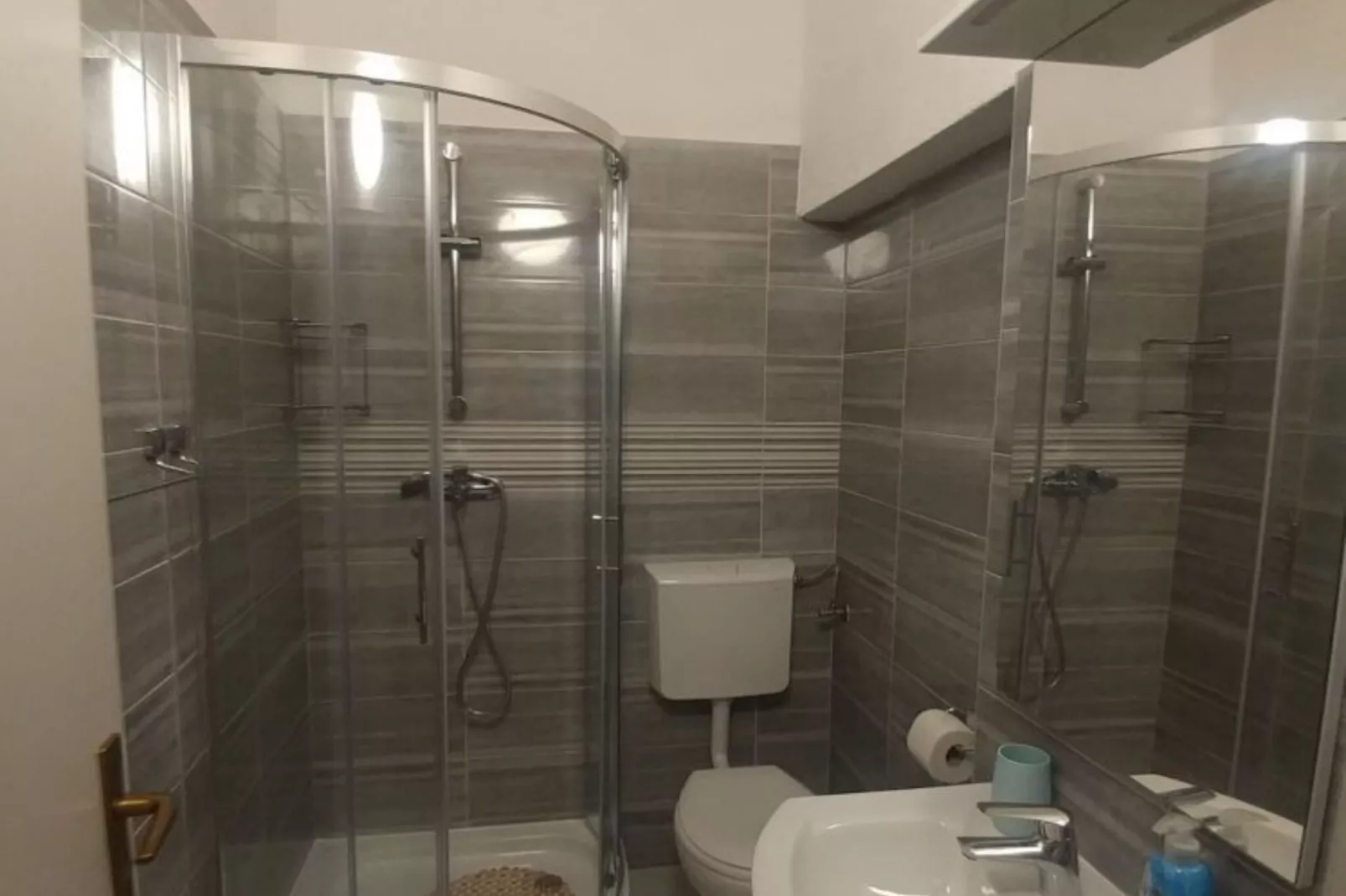 Four Bedroom Holiday Home With Terrace & Sea View-Badkamer