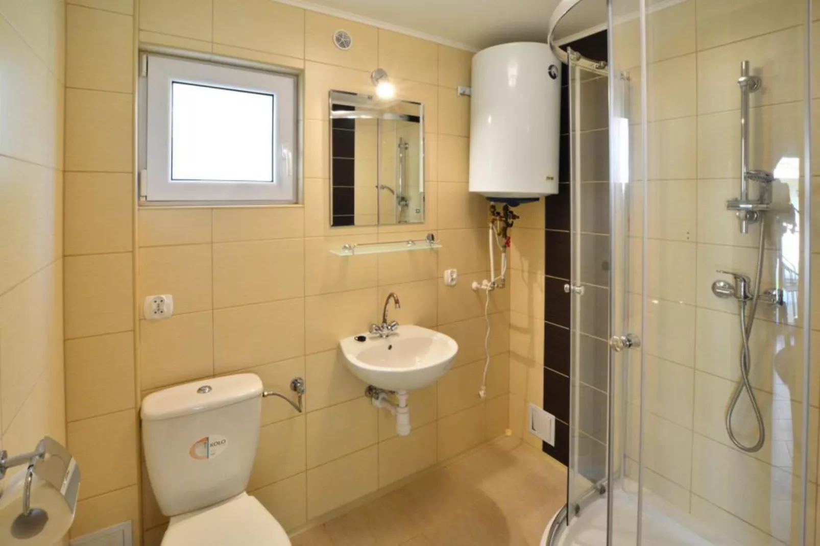 Domek piętrowy 8-osobowy Ustronie Morskie-Badkamer