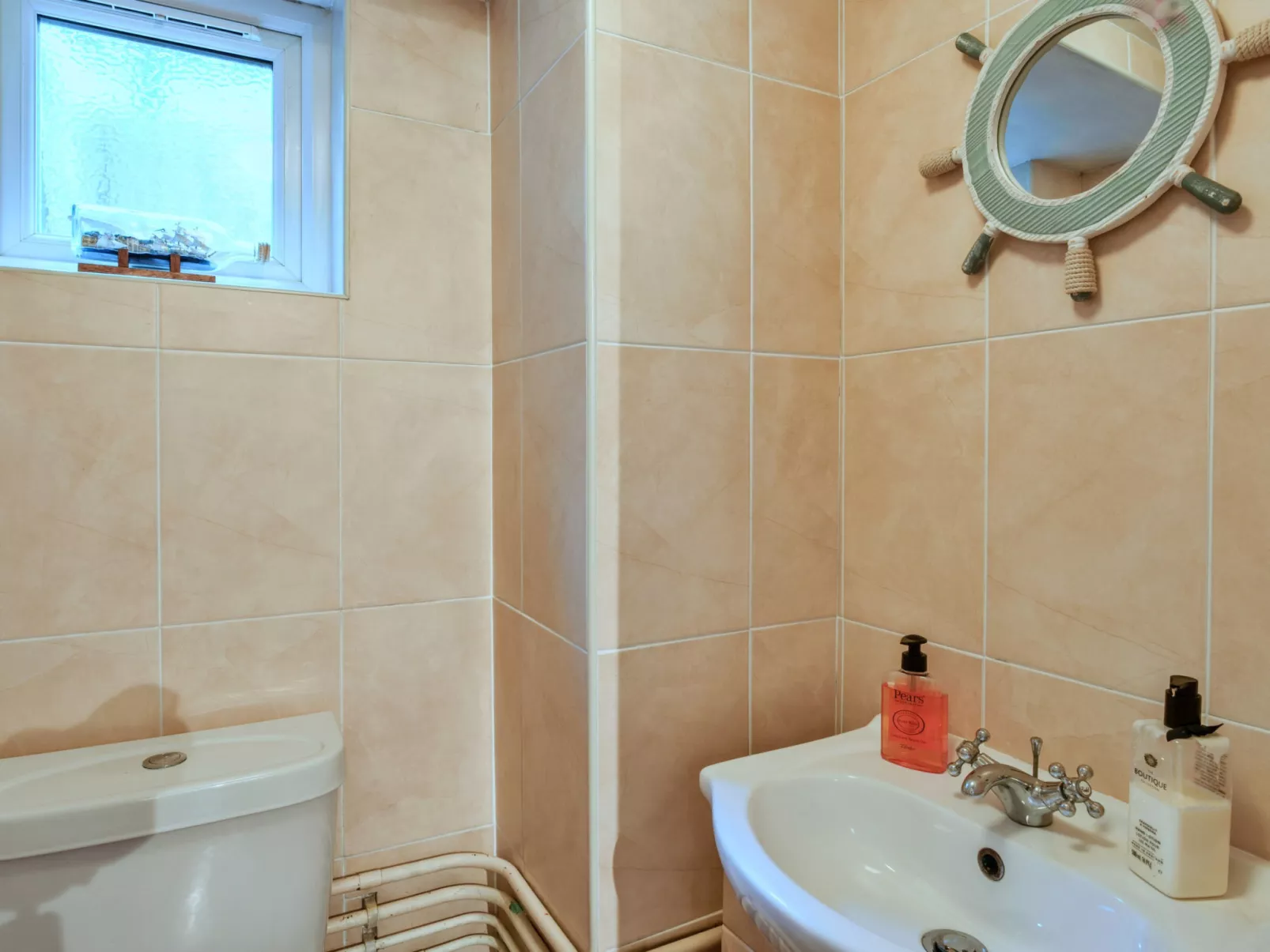 Nor Nour, Cawsand-Binnen