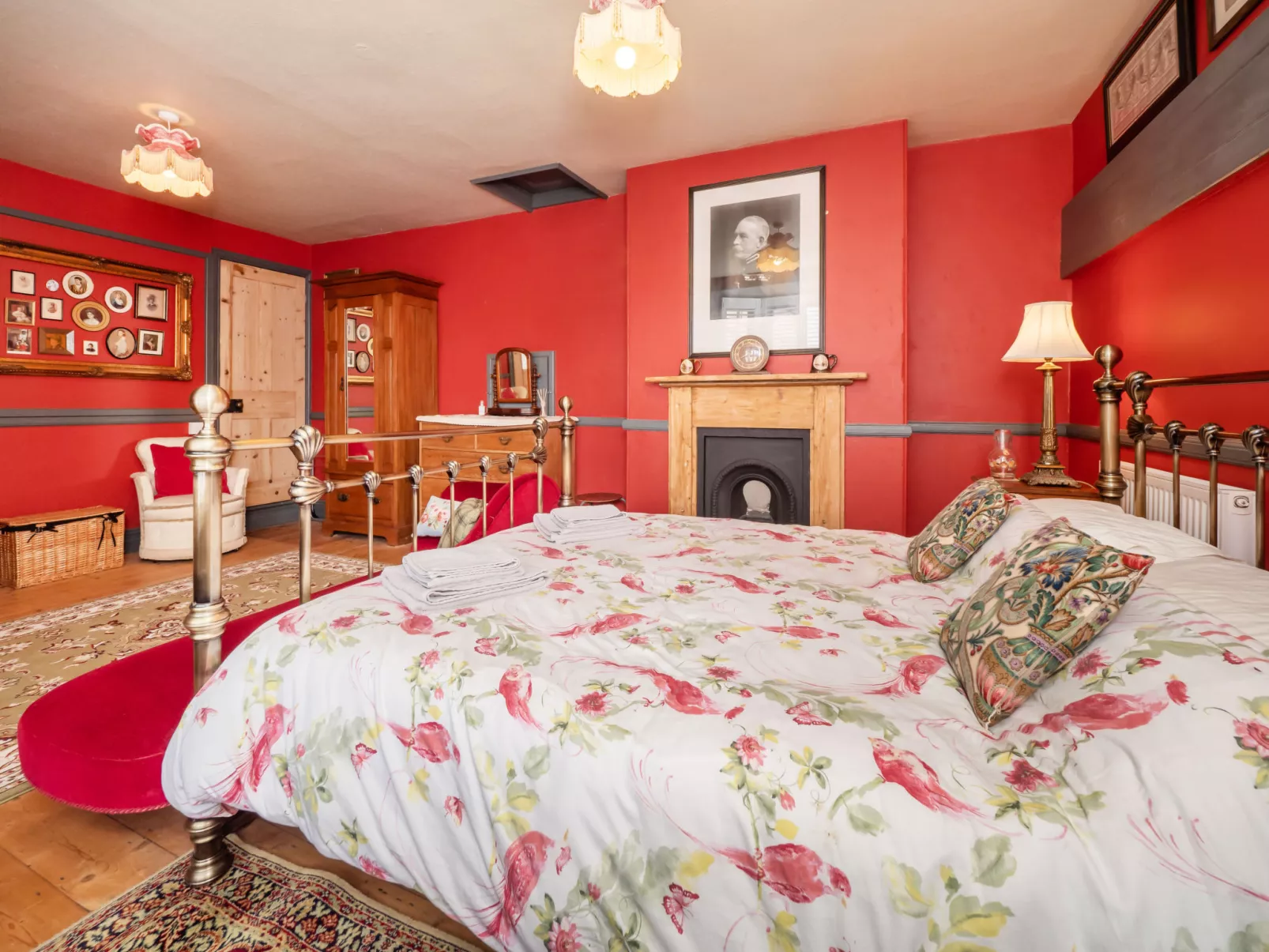 The Old Sunday School & Vestry-Binnen