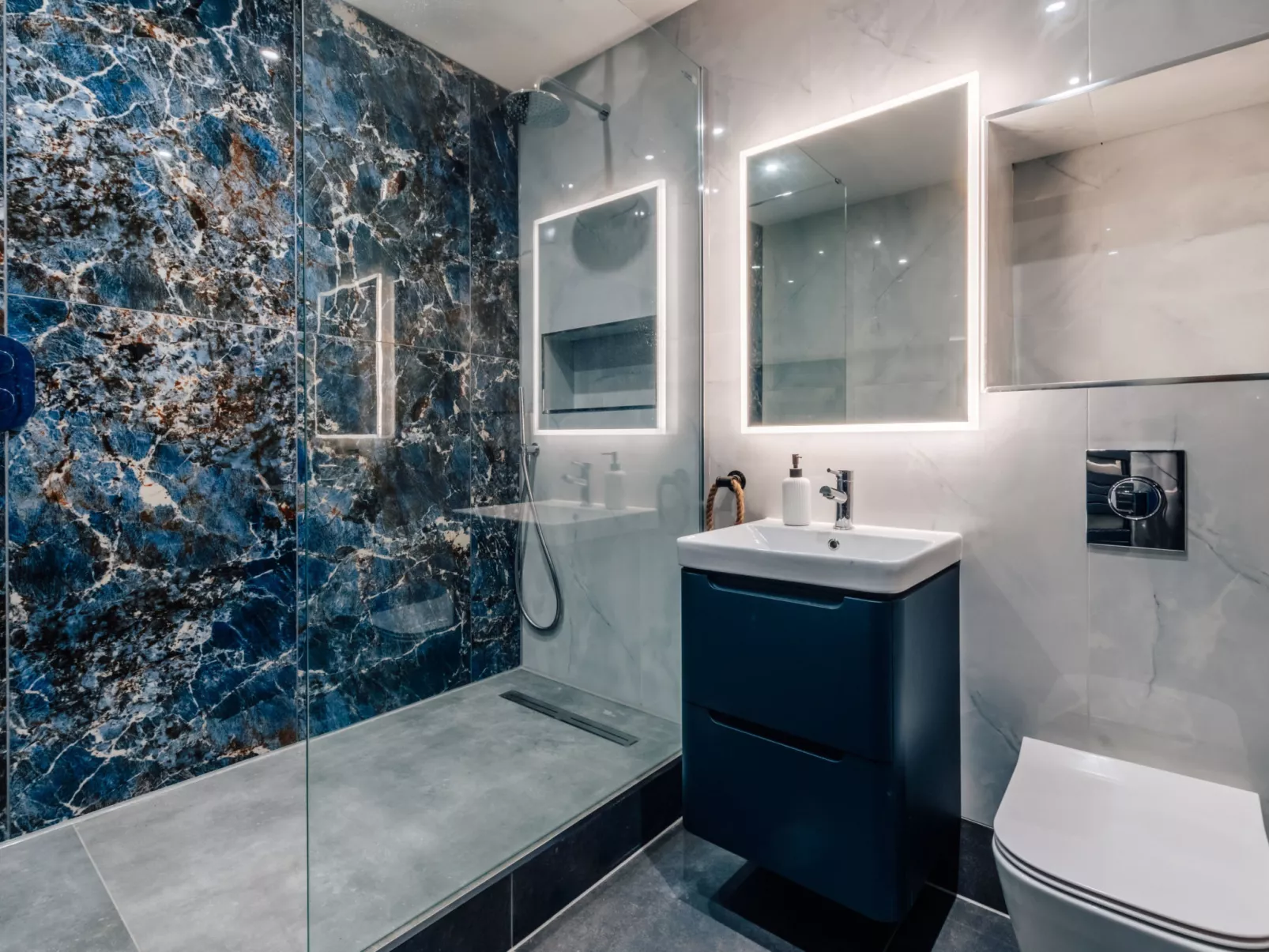 Hazel Rose Cottage-Binnen