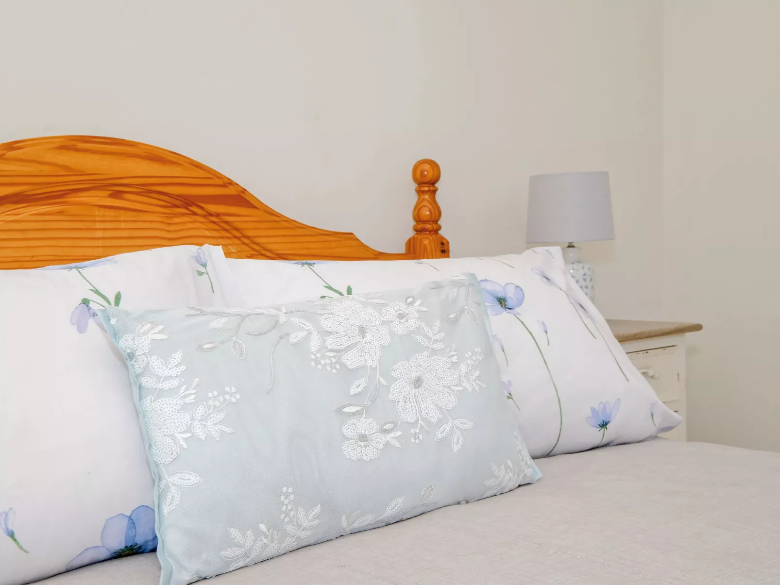 Corrennie School Cottage-Binnen