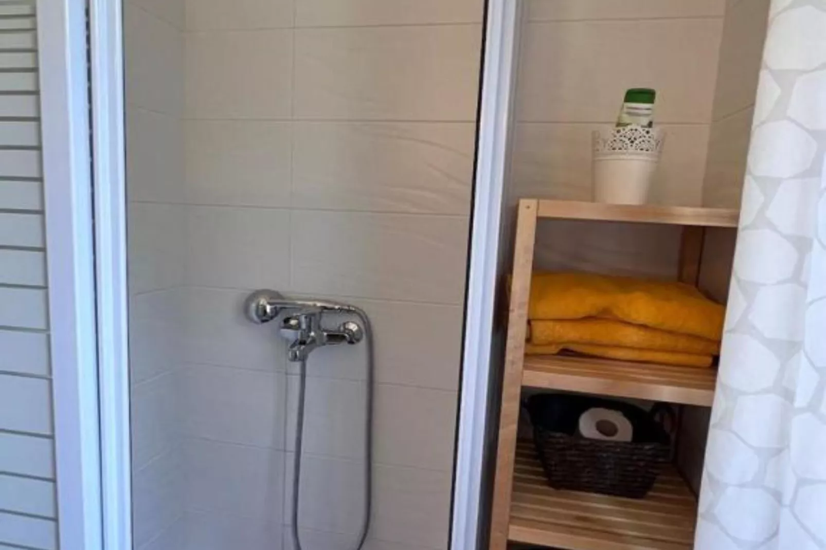 One-Bedroom Apartment With Sea View (B)-Badkamer