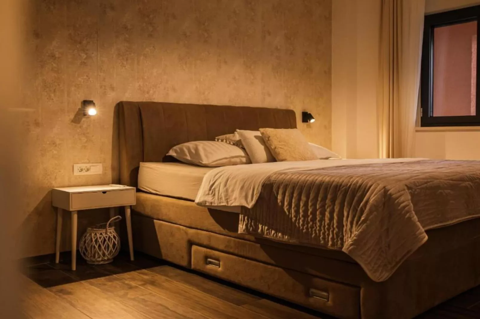 Luxury Villa Lara with Heated Pool, Hot-Tub and Sauna - Six Bedroom Villa with Pool