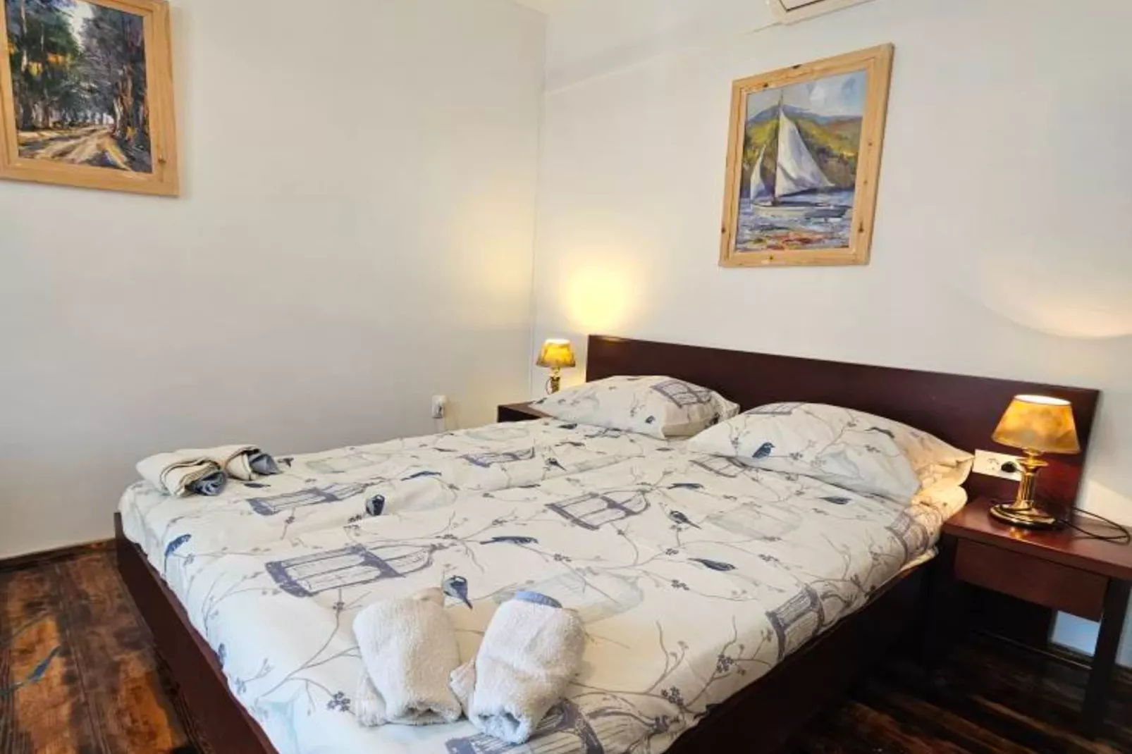 Lisko Vacation House -  Five Bedroom Holiday Home with Private Pool-Slaapkamer