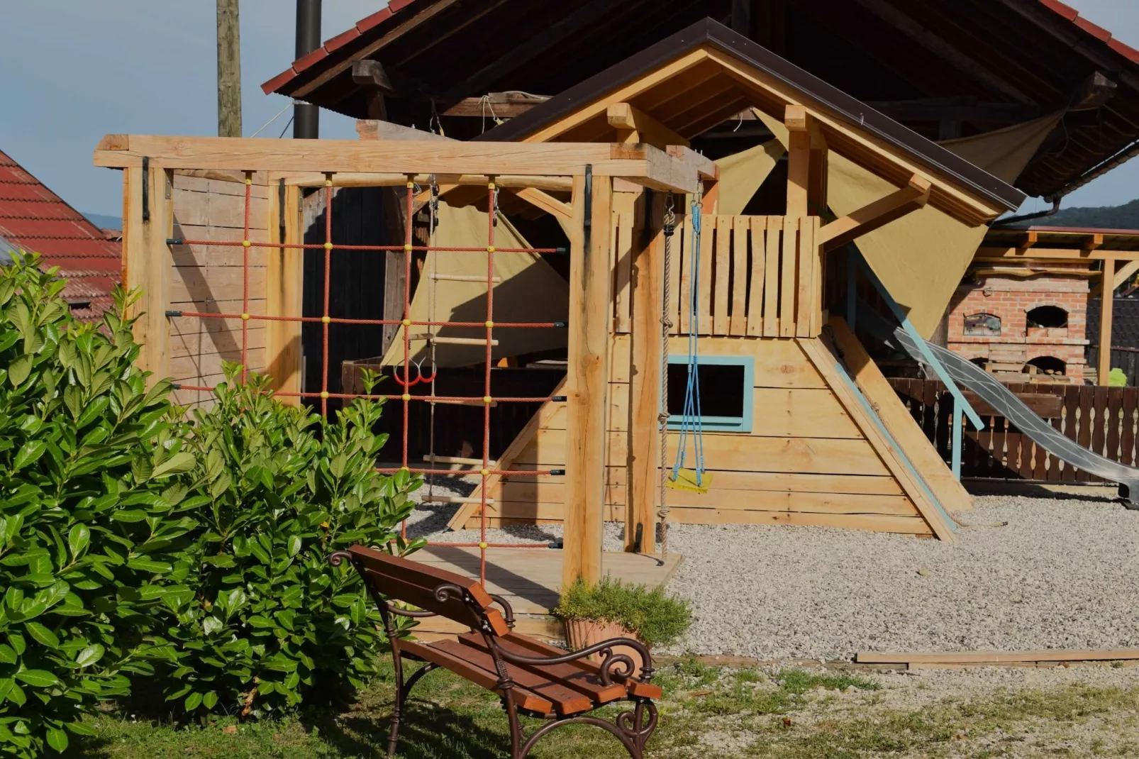 Zevnik Quiet Retreat with Stunning Views and Equestrian Activities - Triple Room with Private  Bathroom-Buitenlucht