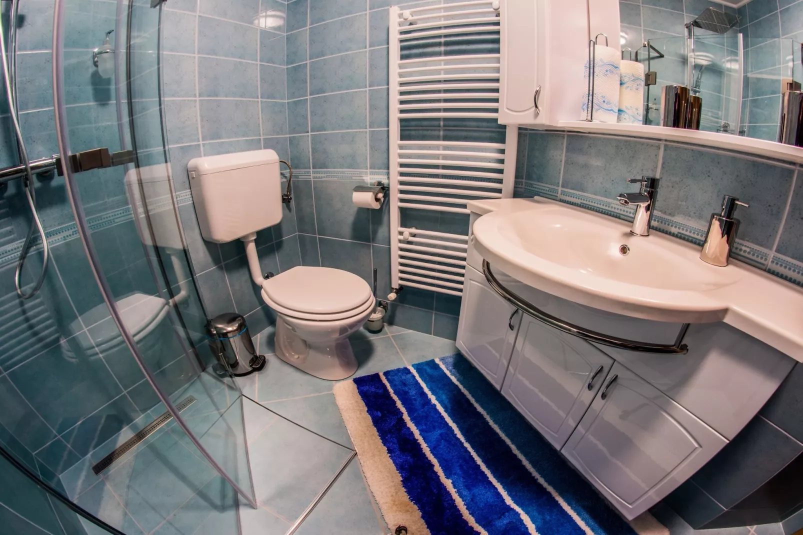 Riverside Pines Luce Apartments with Balcony - Two Bedroom Apartment with Balcony (owner 4+2)-Badkamer