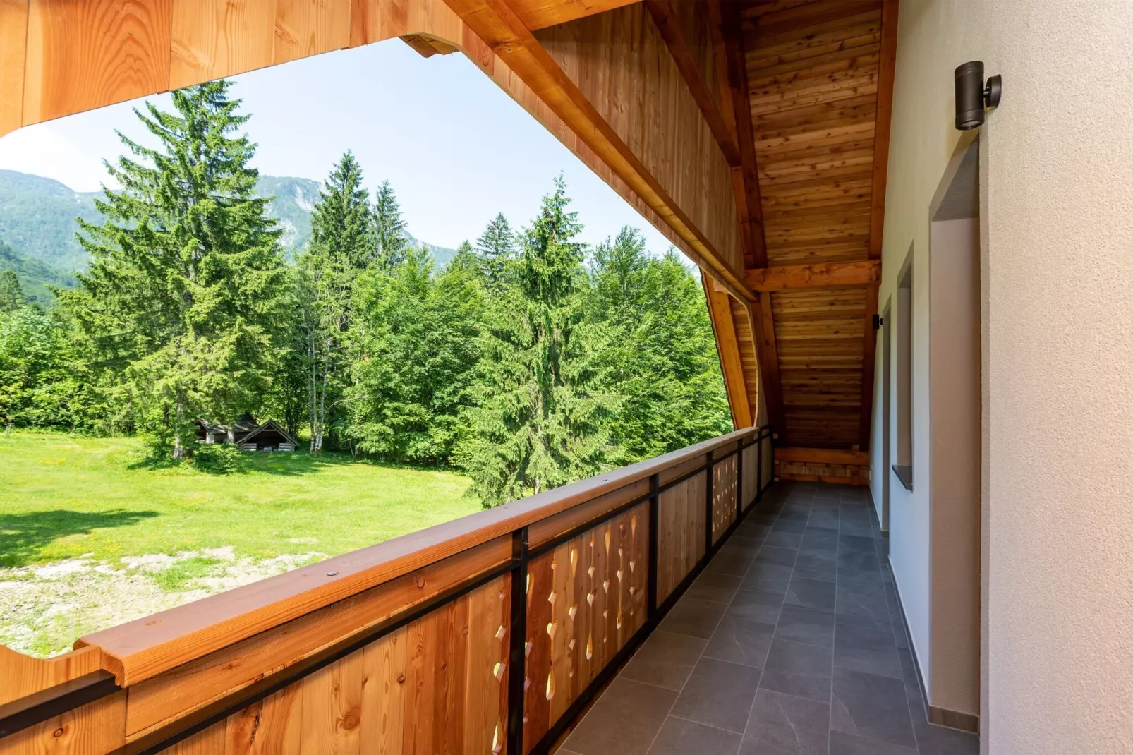 The Woodland Nook Apartments Bohinj - Comfort Two Bedroom Apartment with Balcony (owner F)-Terrasbalkon