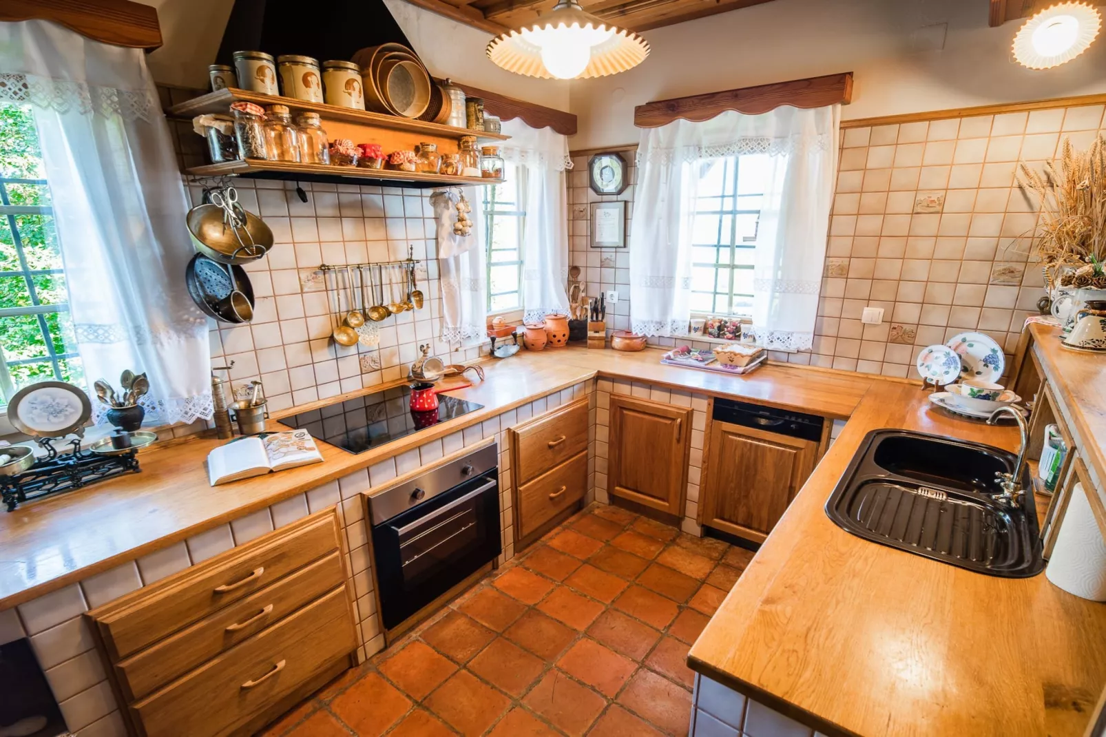 Cozy Countryside Retreat Villa with Hot-Tub - Two Bedroom Villa with Hot Tub-Keuken