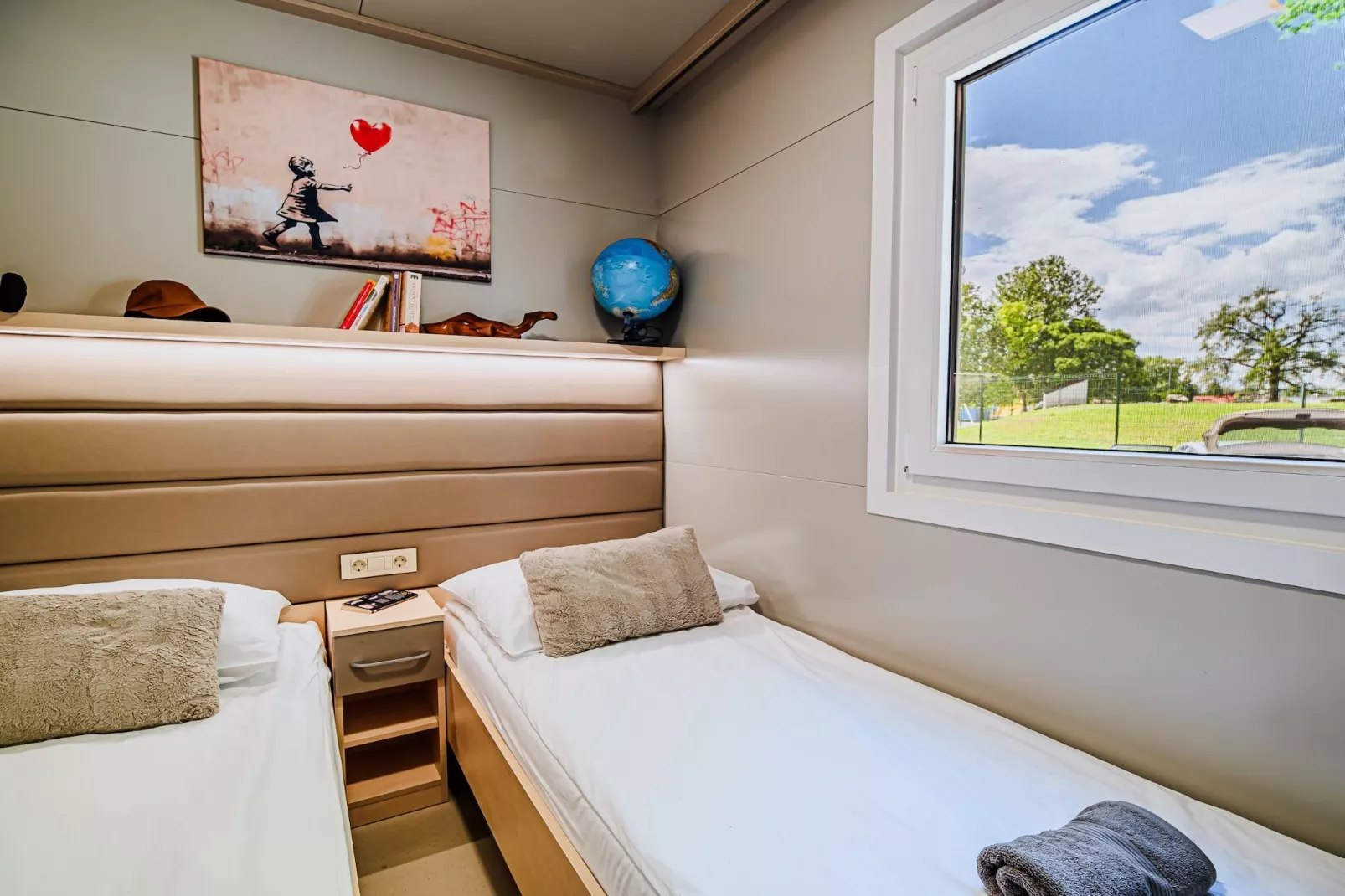 Lakeside Luxury Retreat Mobile Homes with Thermal Riviera Tickets - Three Bedroom Mobile Home 15\/014-Slaapkamer