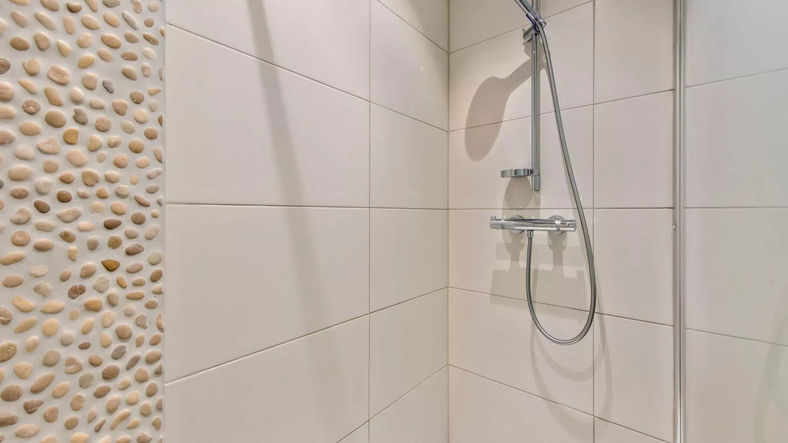 Azcona Twee-Badkamer