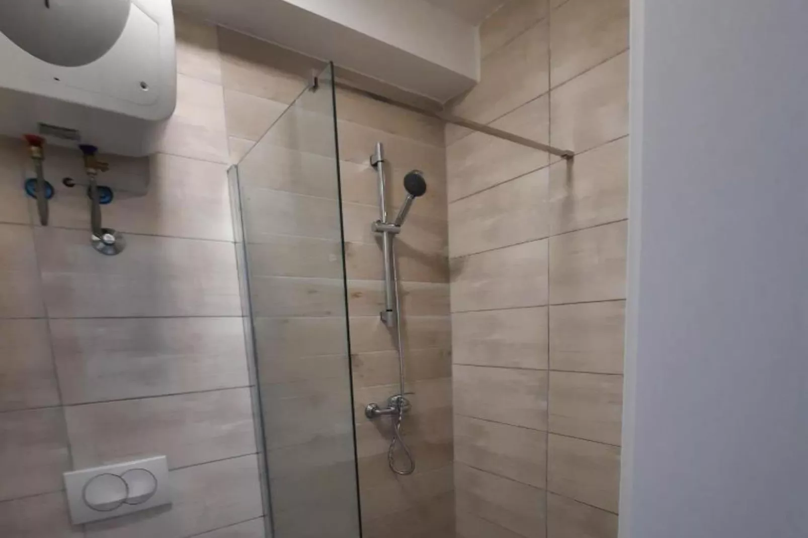 One Bedroom Apartment-Badkamer