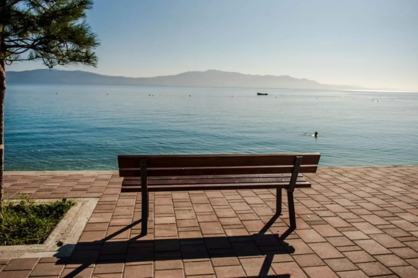 One Bedroom Apartment with sea wiev  4-Buitenlucht