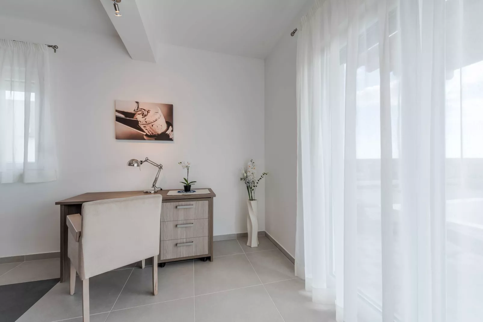 Luxury Escape with Swimming Pool & Modern Design - Four Bedroom Villa with Private Pool ( Villa 1)-Woonkamer