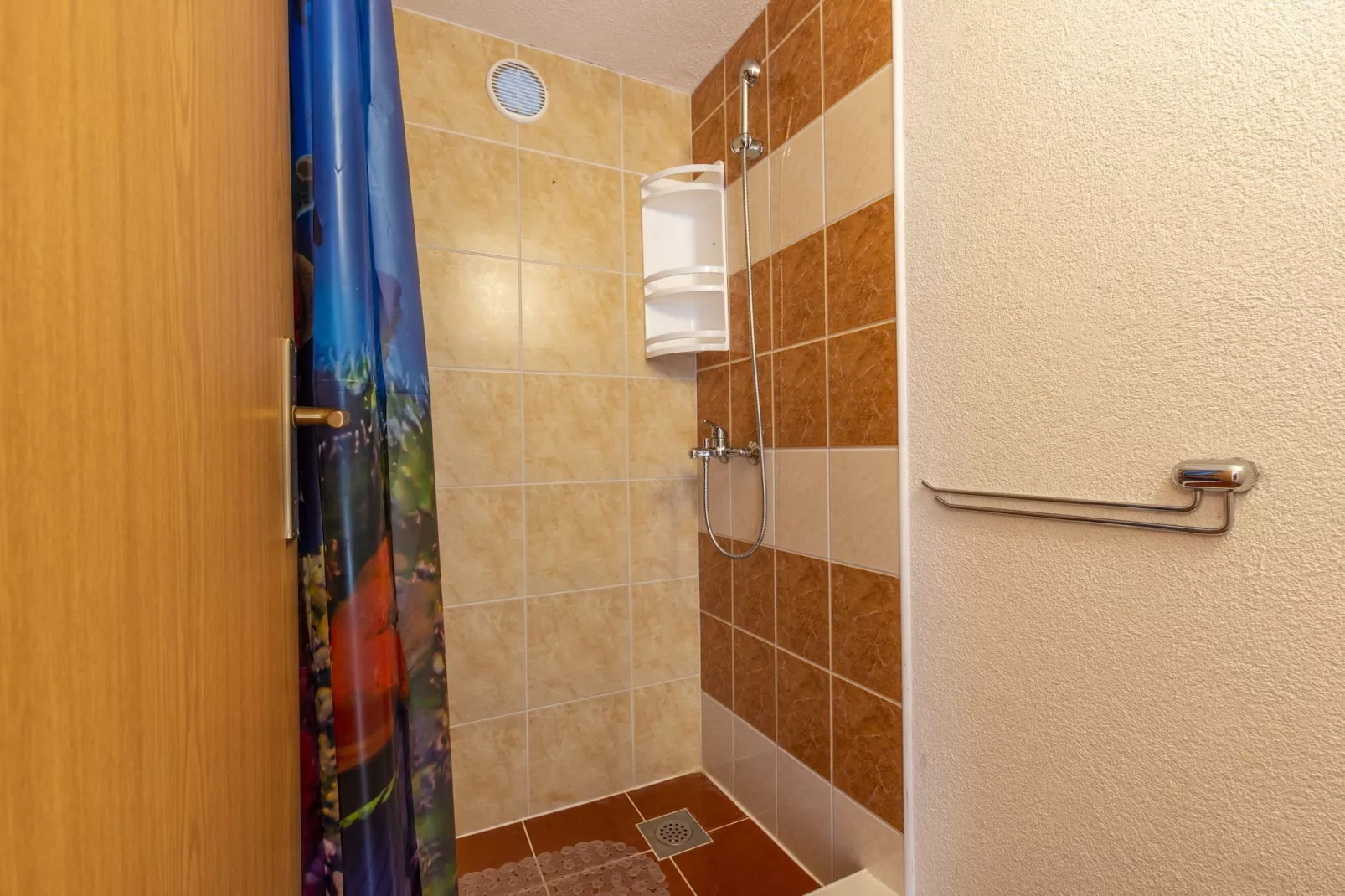 Rustical Resort Kokorići with Shared Outdoor Swimming Pool - Two Bedroom Holiday Home-Badkamer