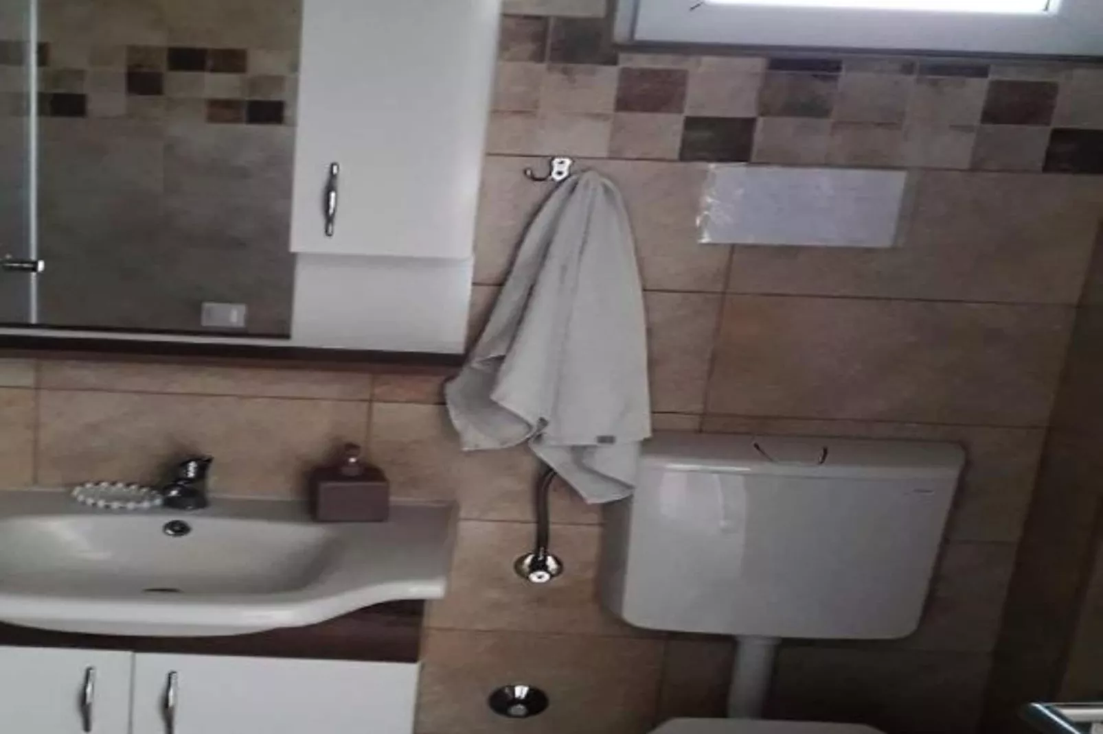 Adriatic Haven – Cozy Tivat Apartment with a Terrace - One Bedroom Apartment 1-Badkamer