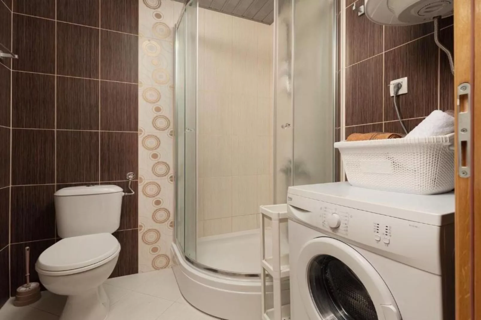 Stylish Budva Apartment with Panoramic Views - Two Bedroom Apartment-Badkamer